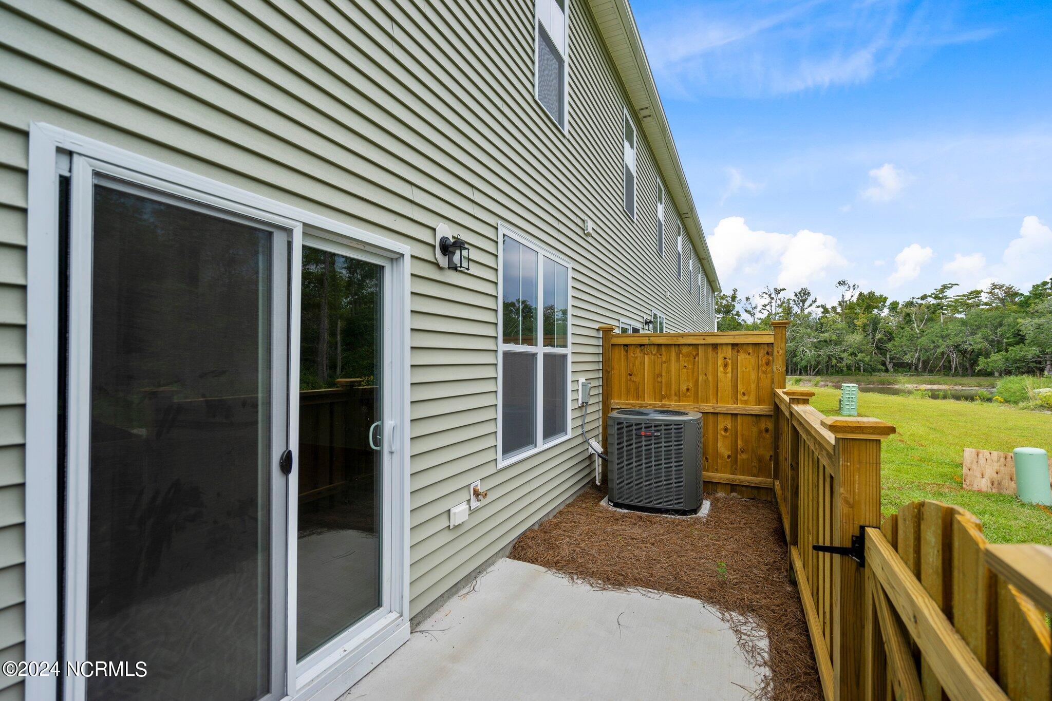 100540611 | Photo 12