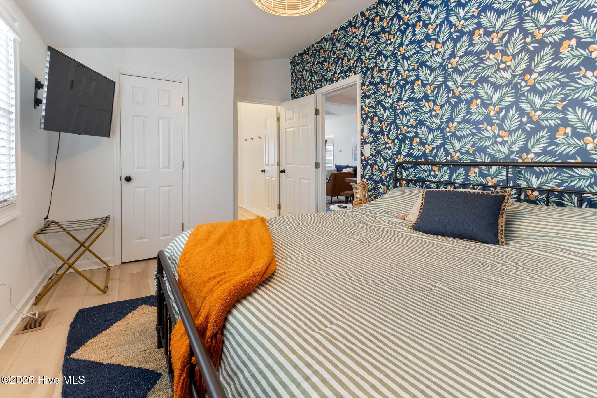 100555843 | Photo 18