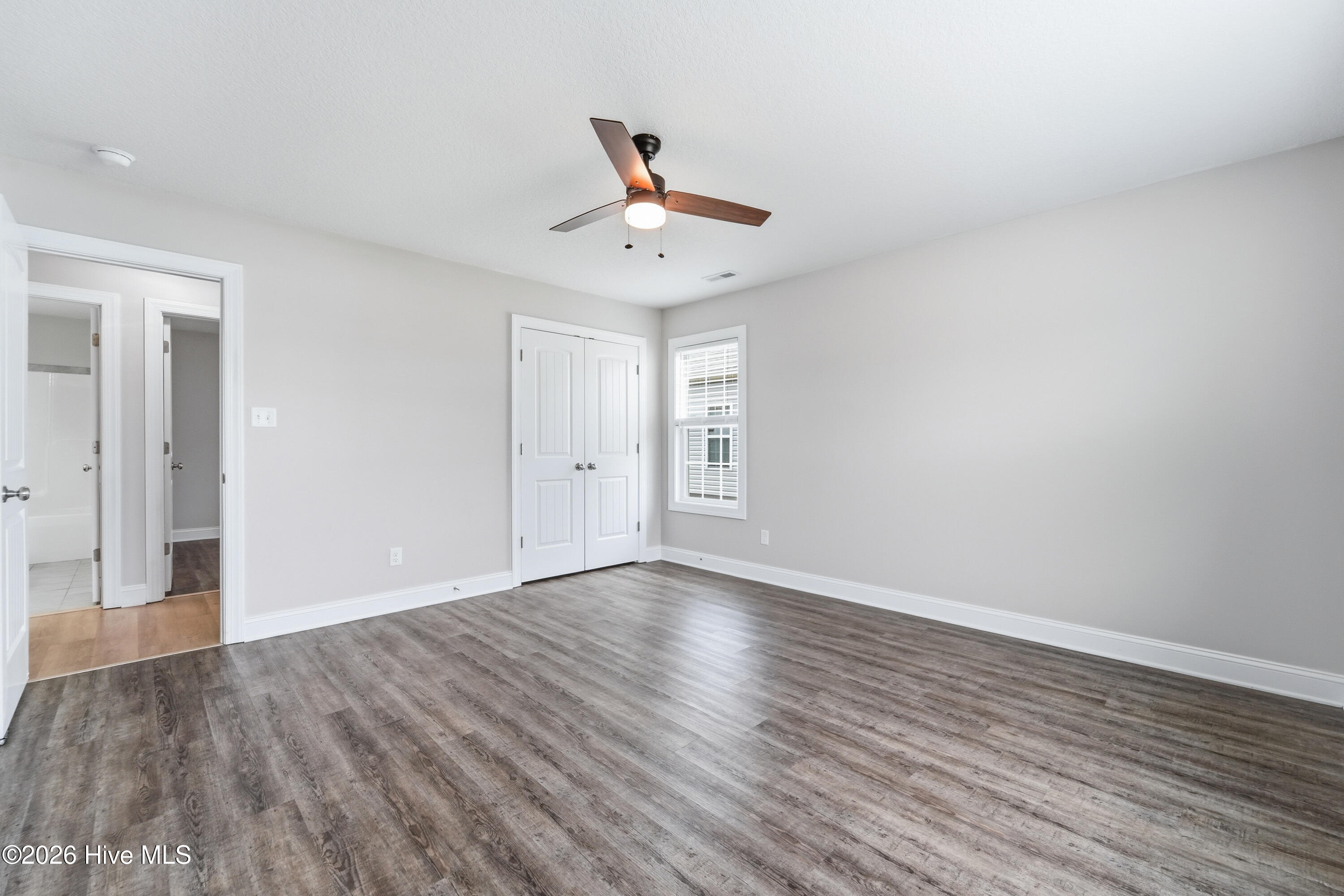 100570478 | Photo 38