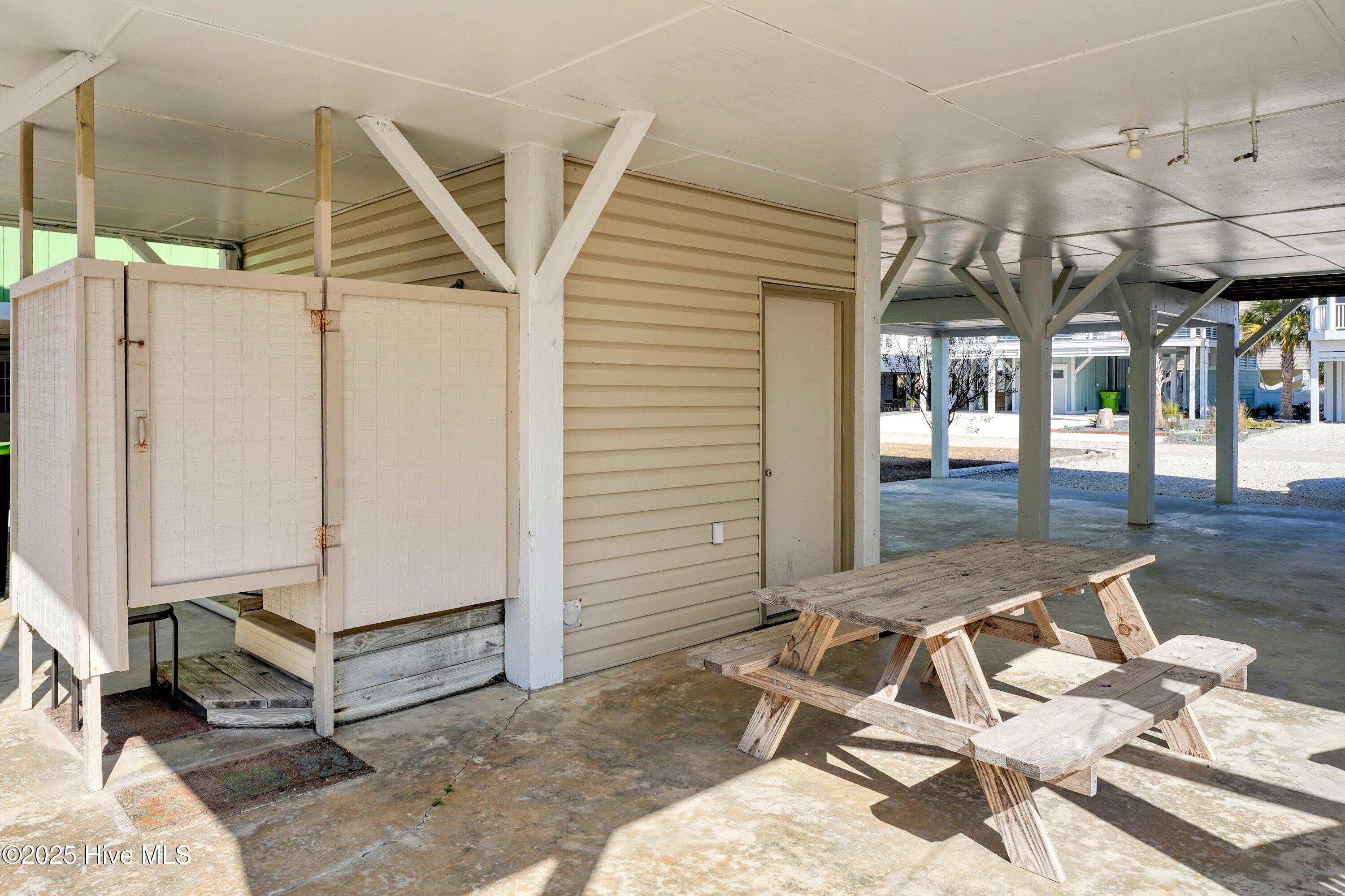 100500489 | Photo 18