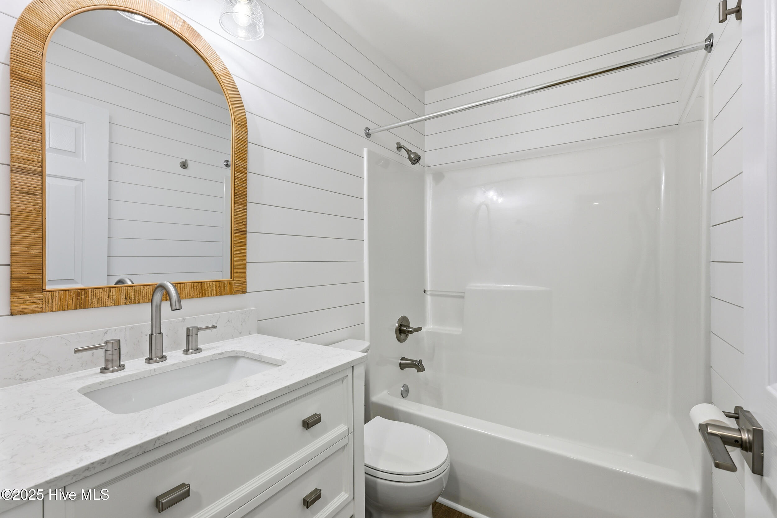 100536680 | Photo 17