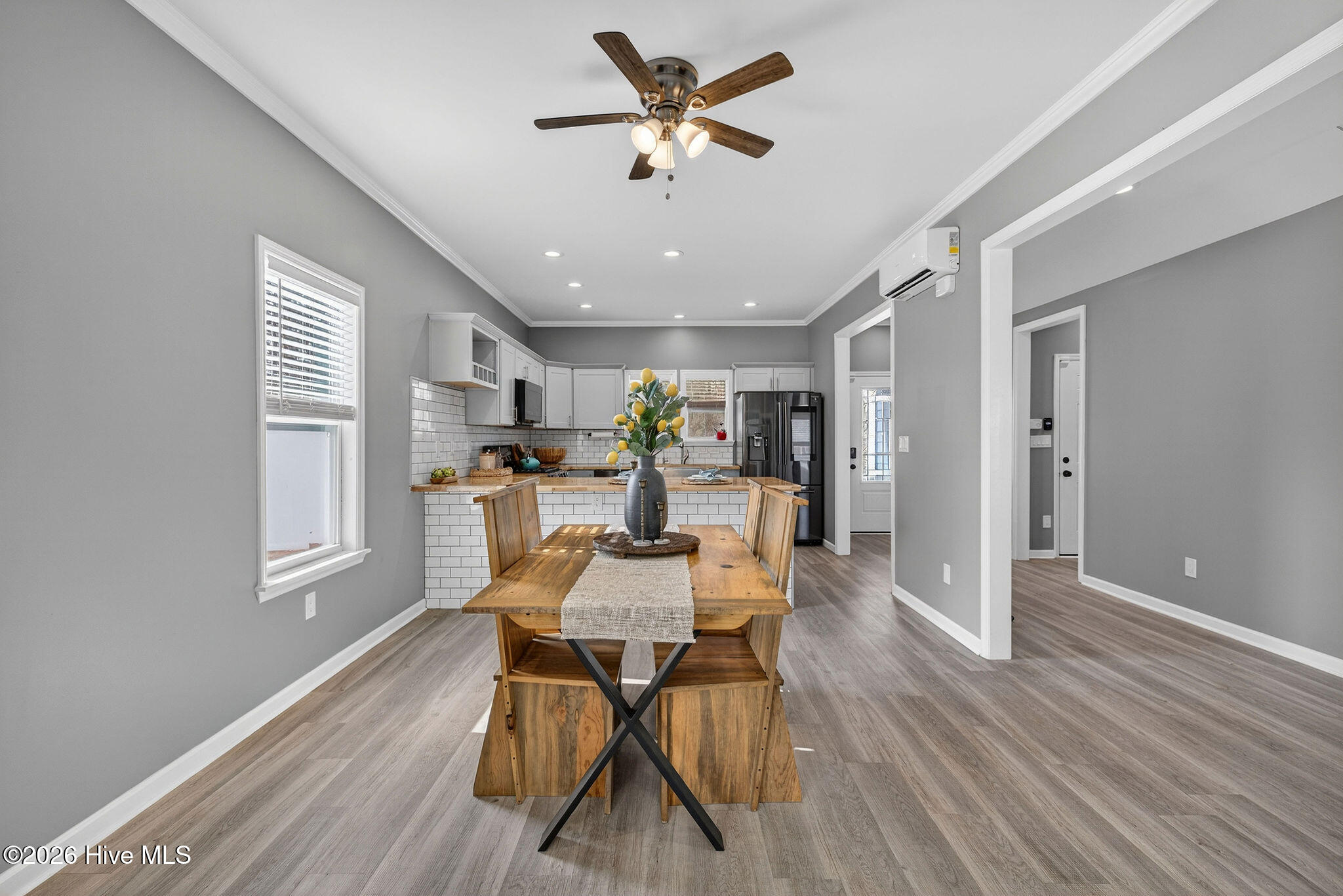 100548993 | Photo 16