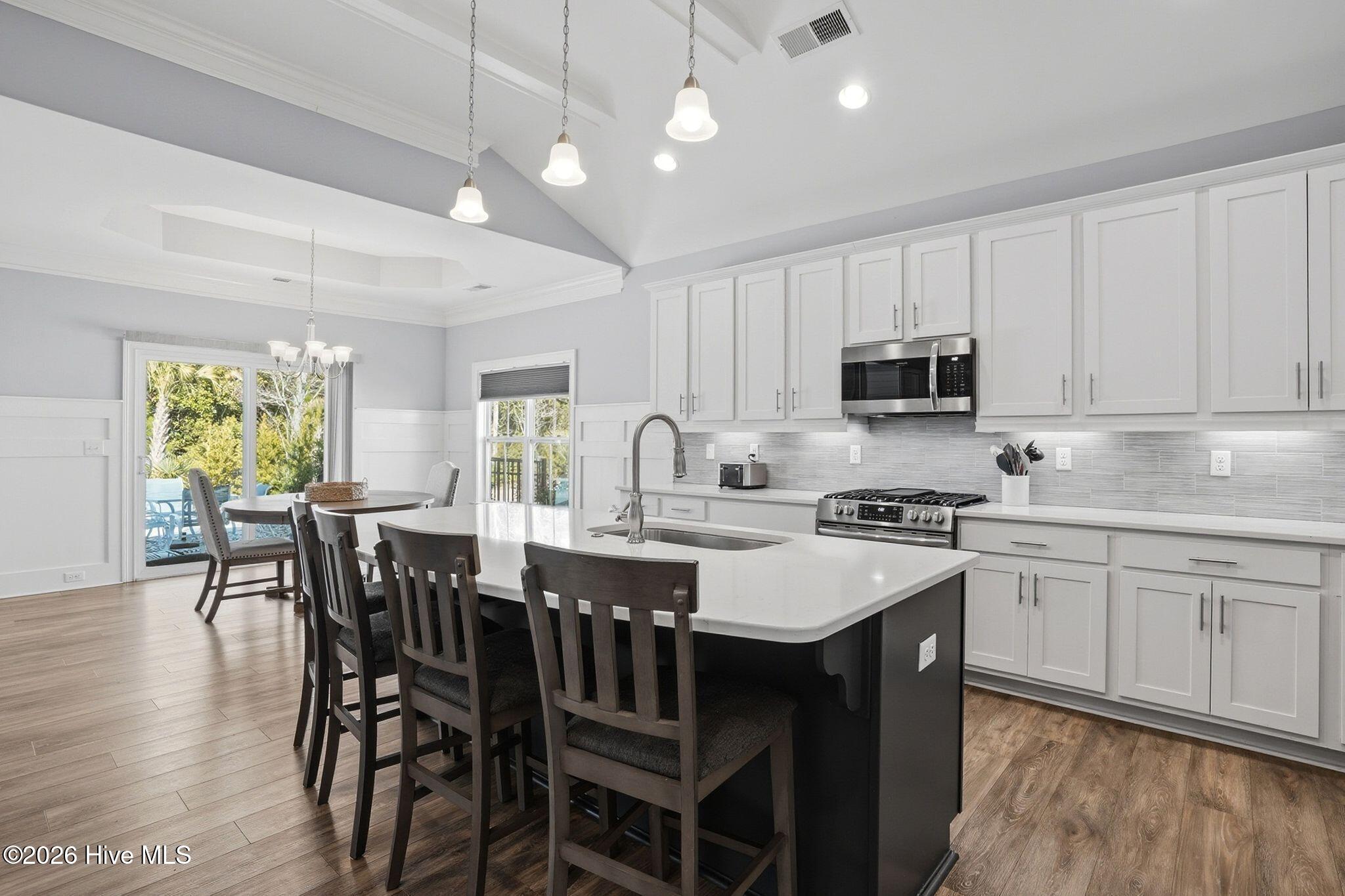 100556850 | Photo 12