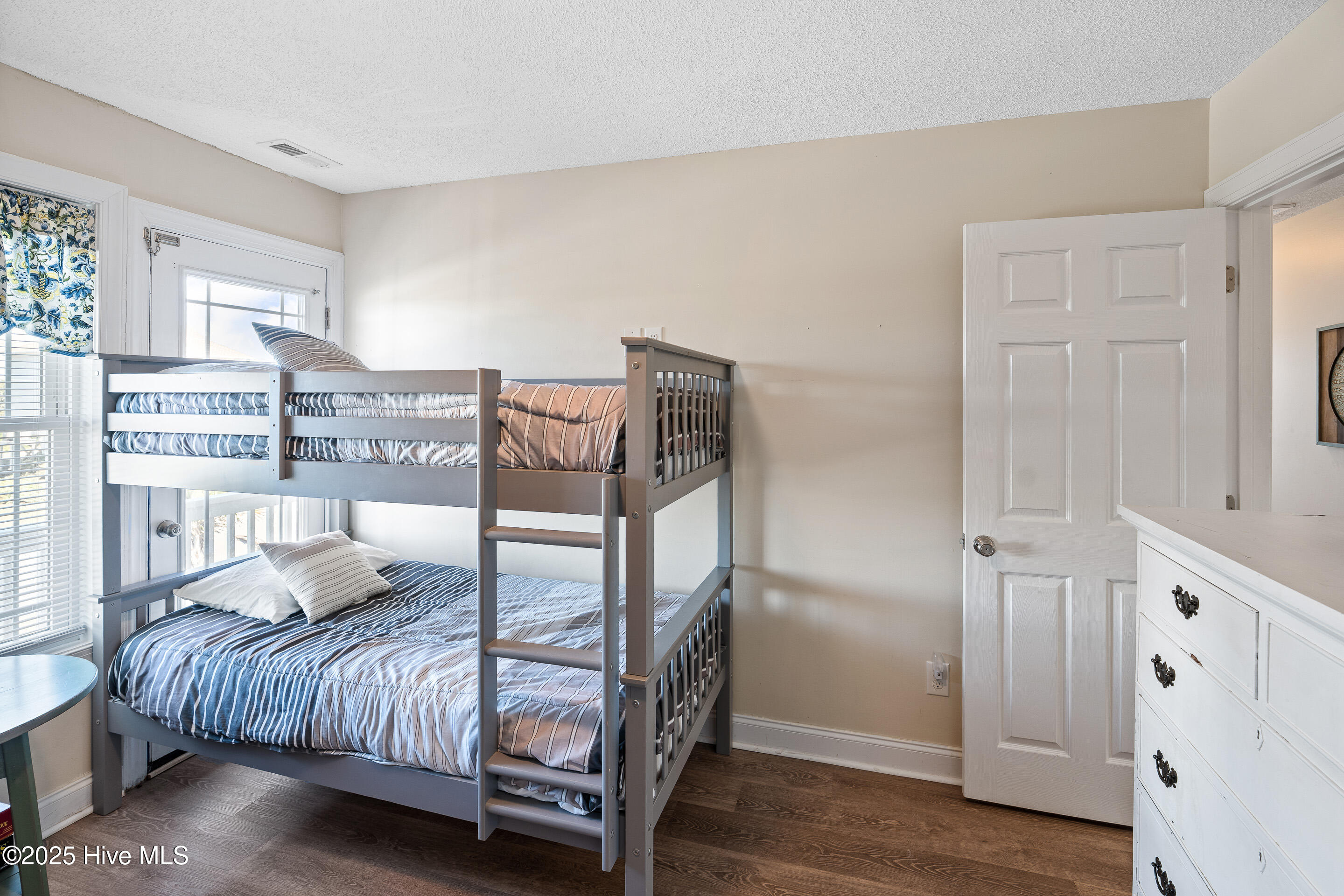 100539314 | Photo 12