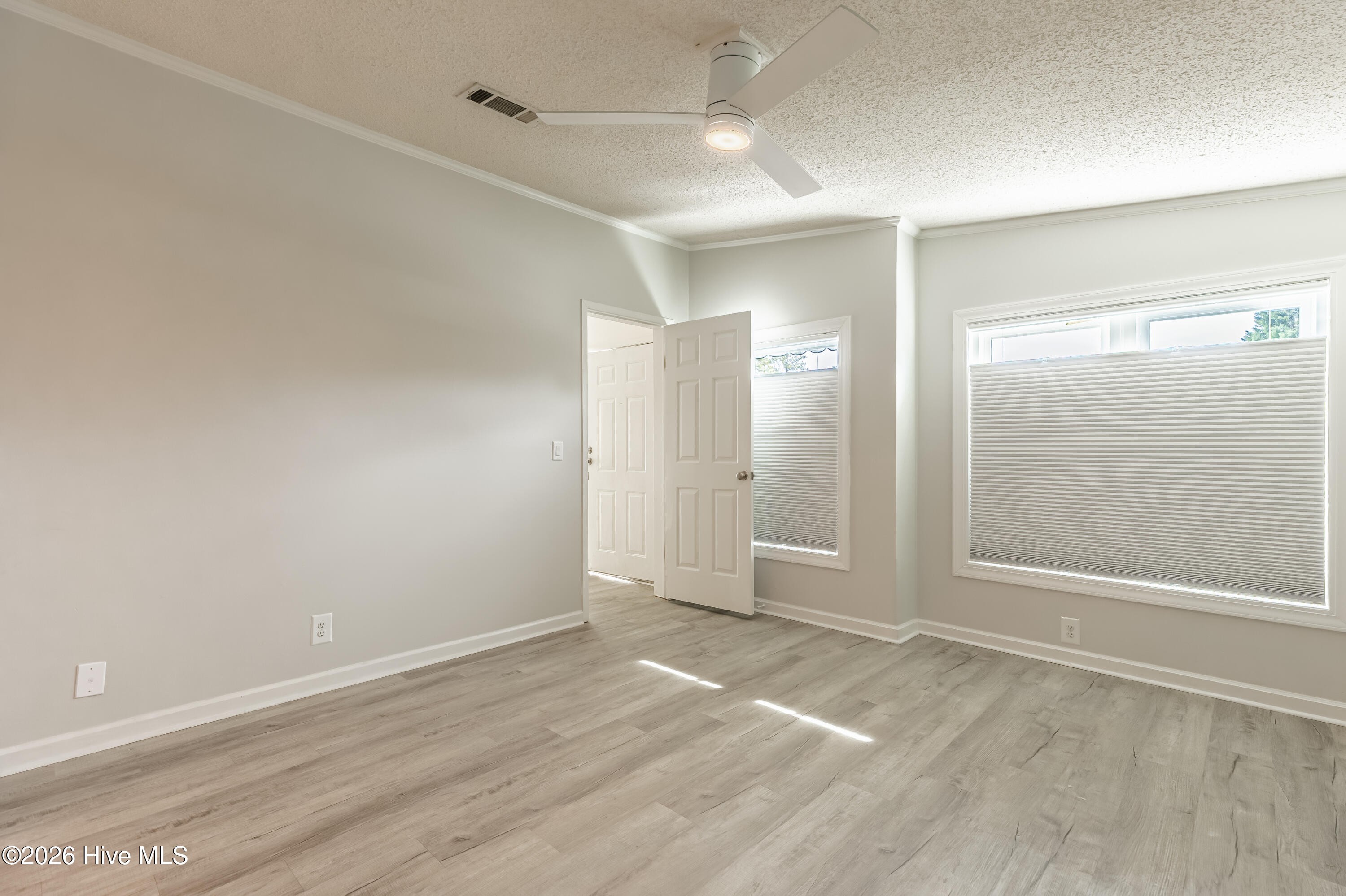 100555221 | Photo 26