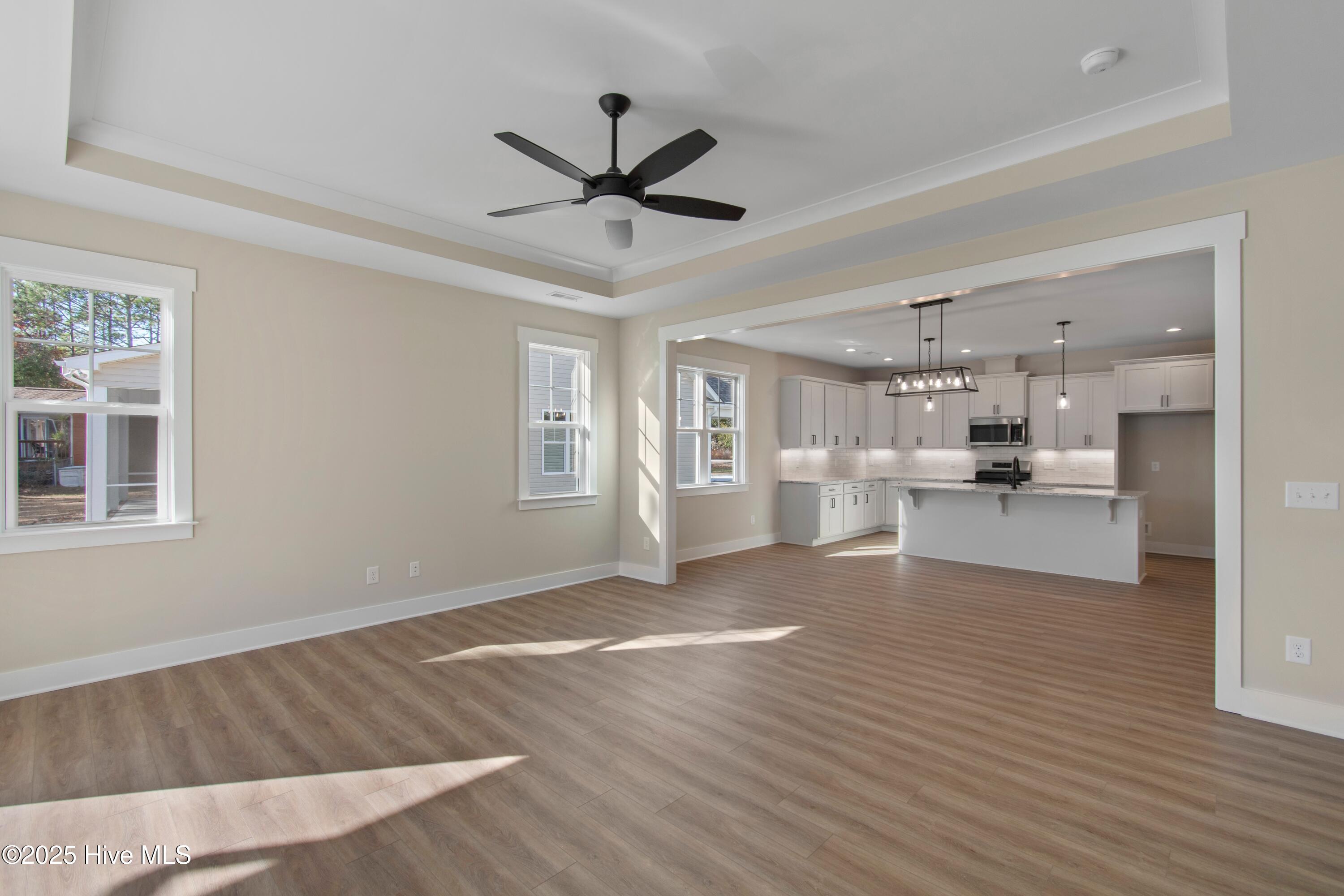 100520444 | Photo 26