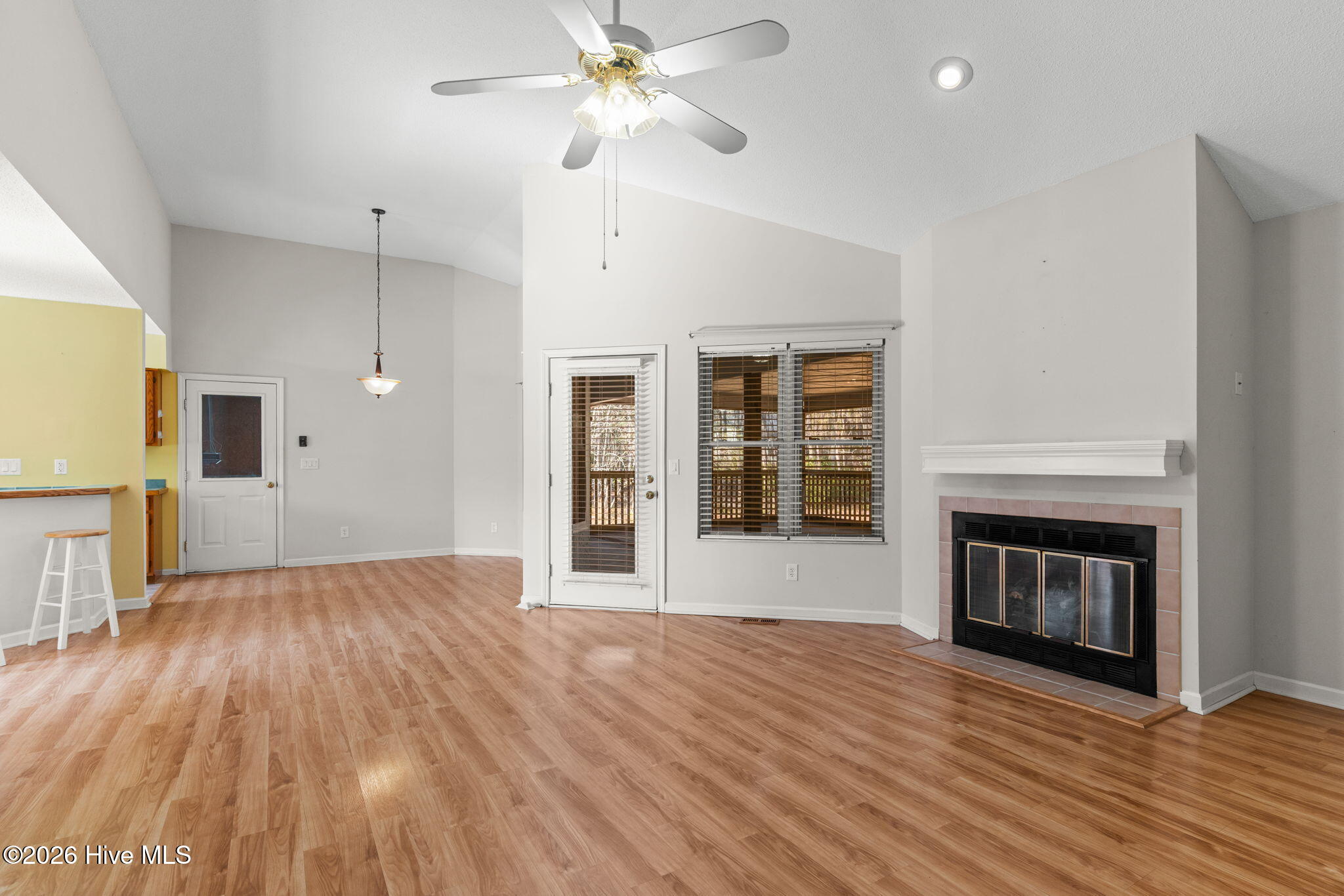 100548556 | Photo 16