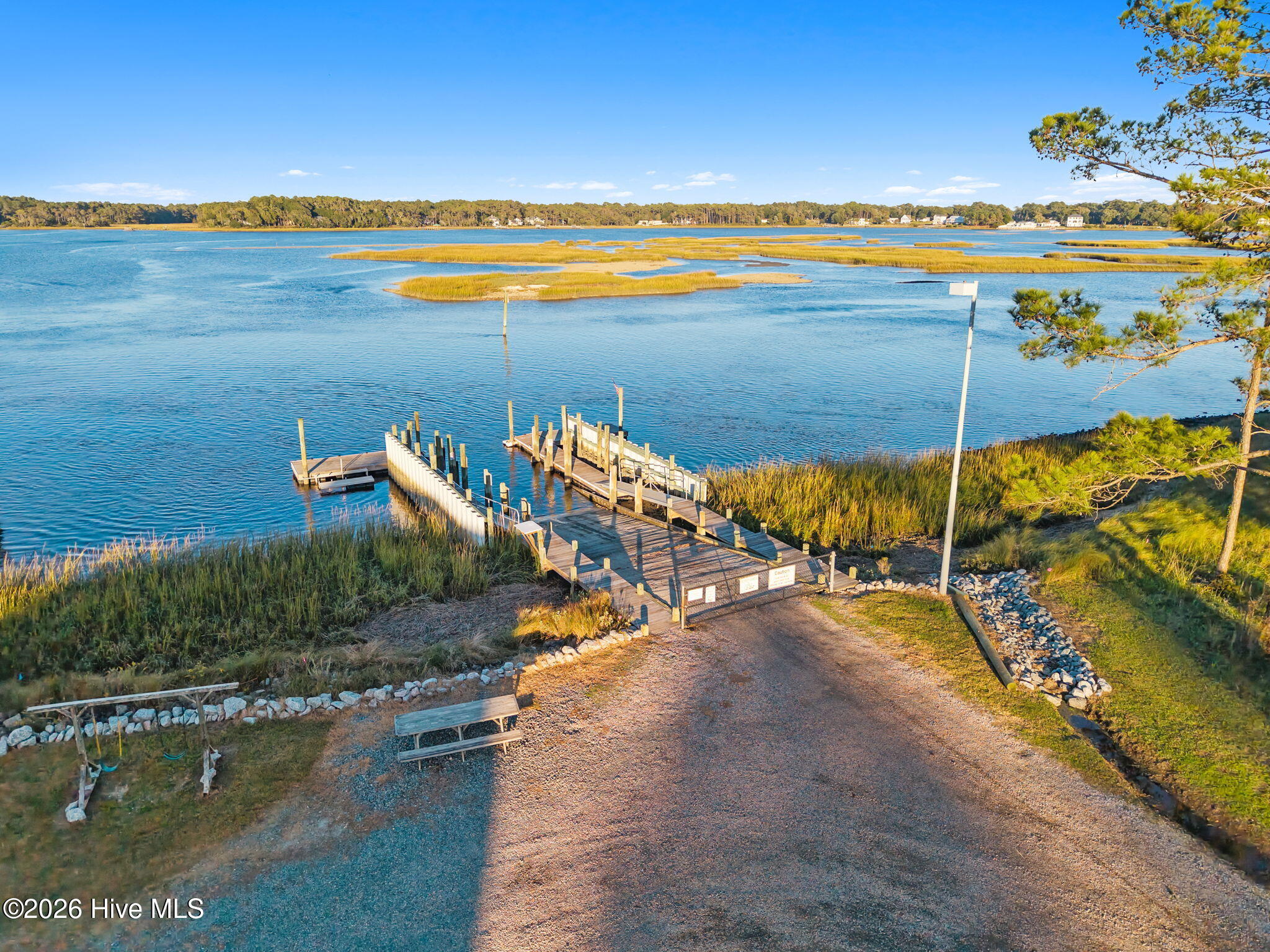 100568987 | Photo 79