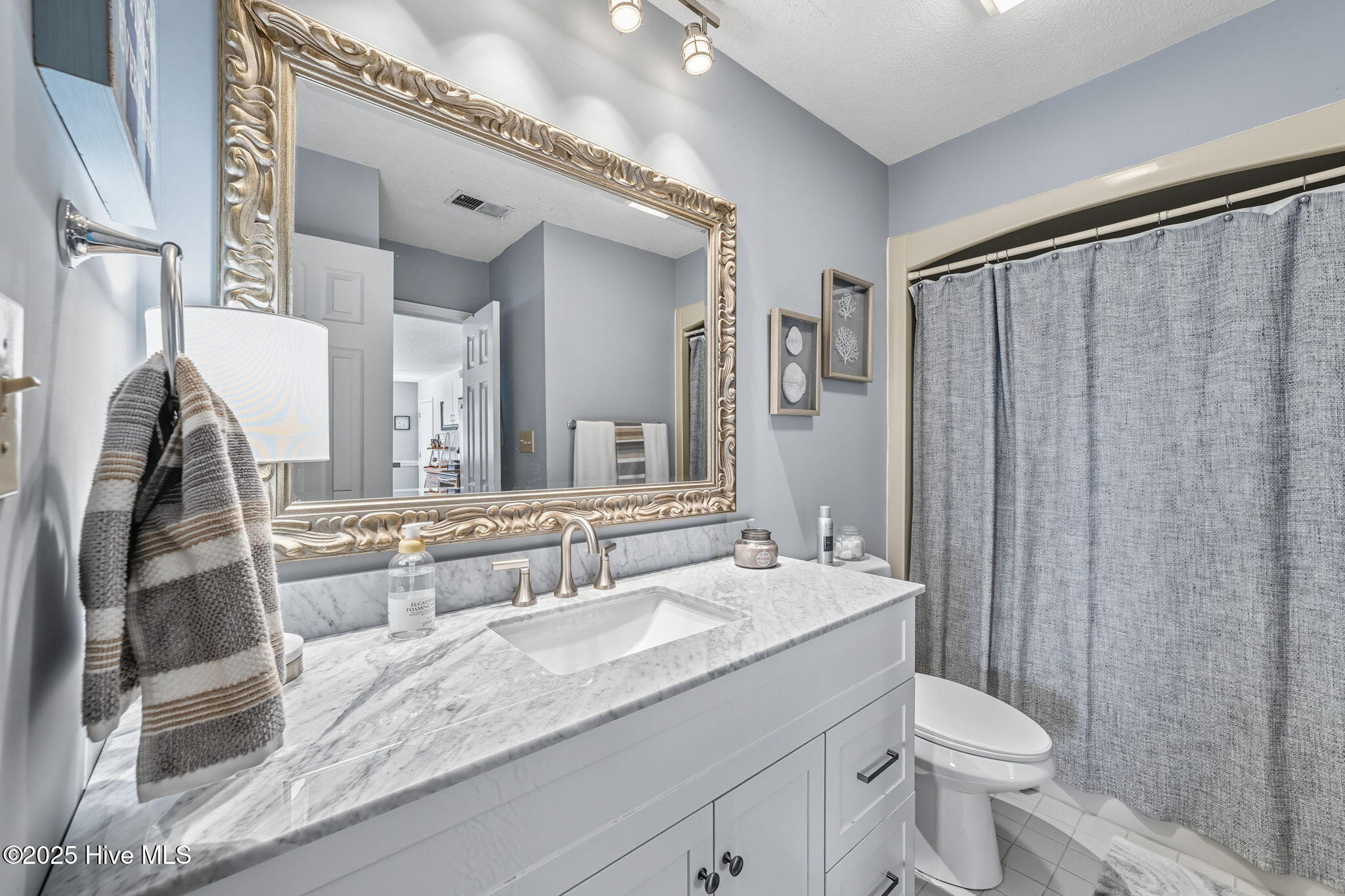 100534962 | Photo 26