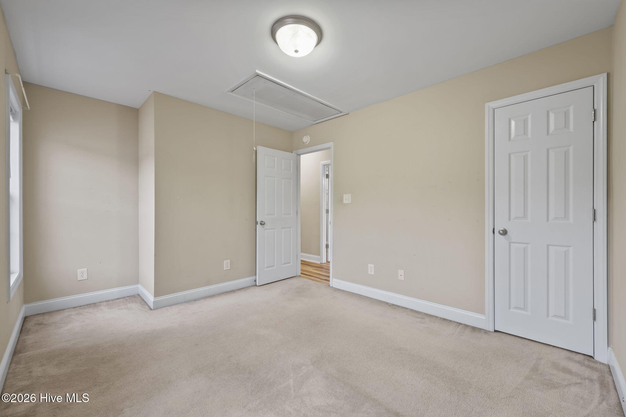 100548708 | Photo 26