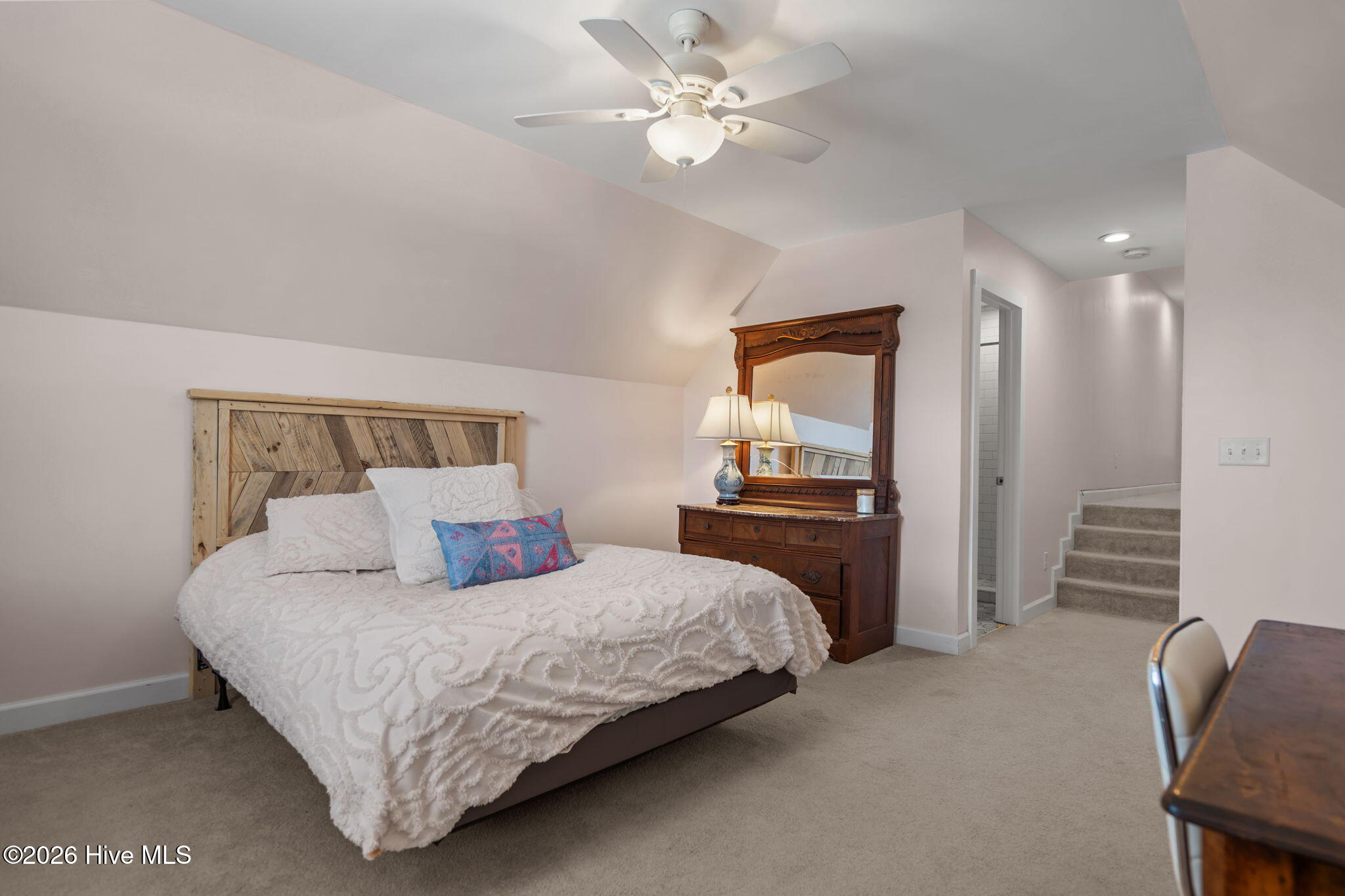 100559894 | Photo 39