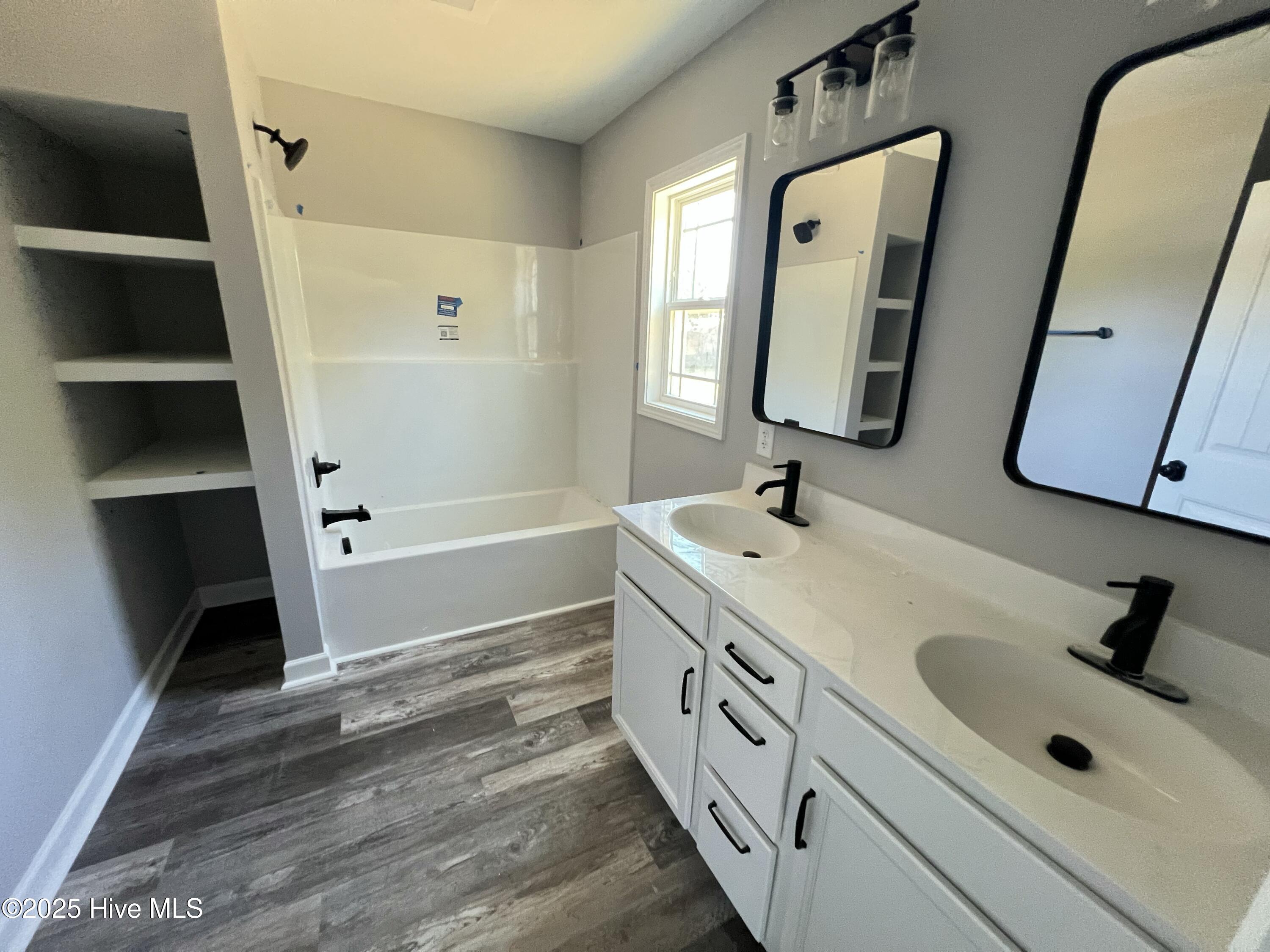 100527137 | Photo 13