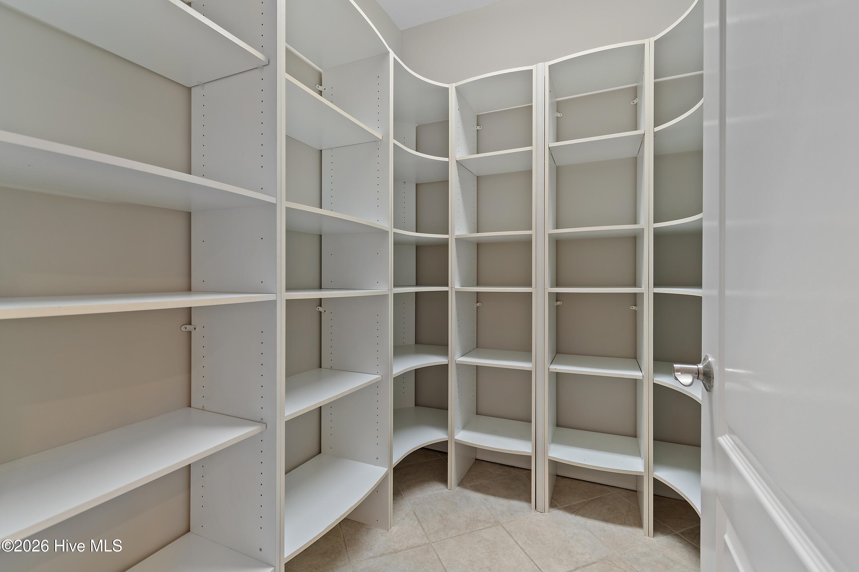 100568662 | Photo 19