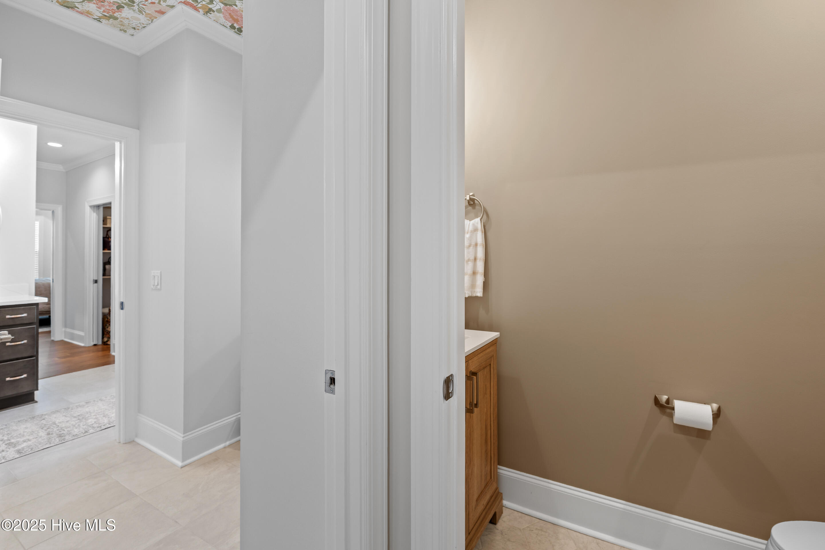 100545902 | Photo 15