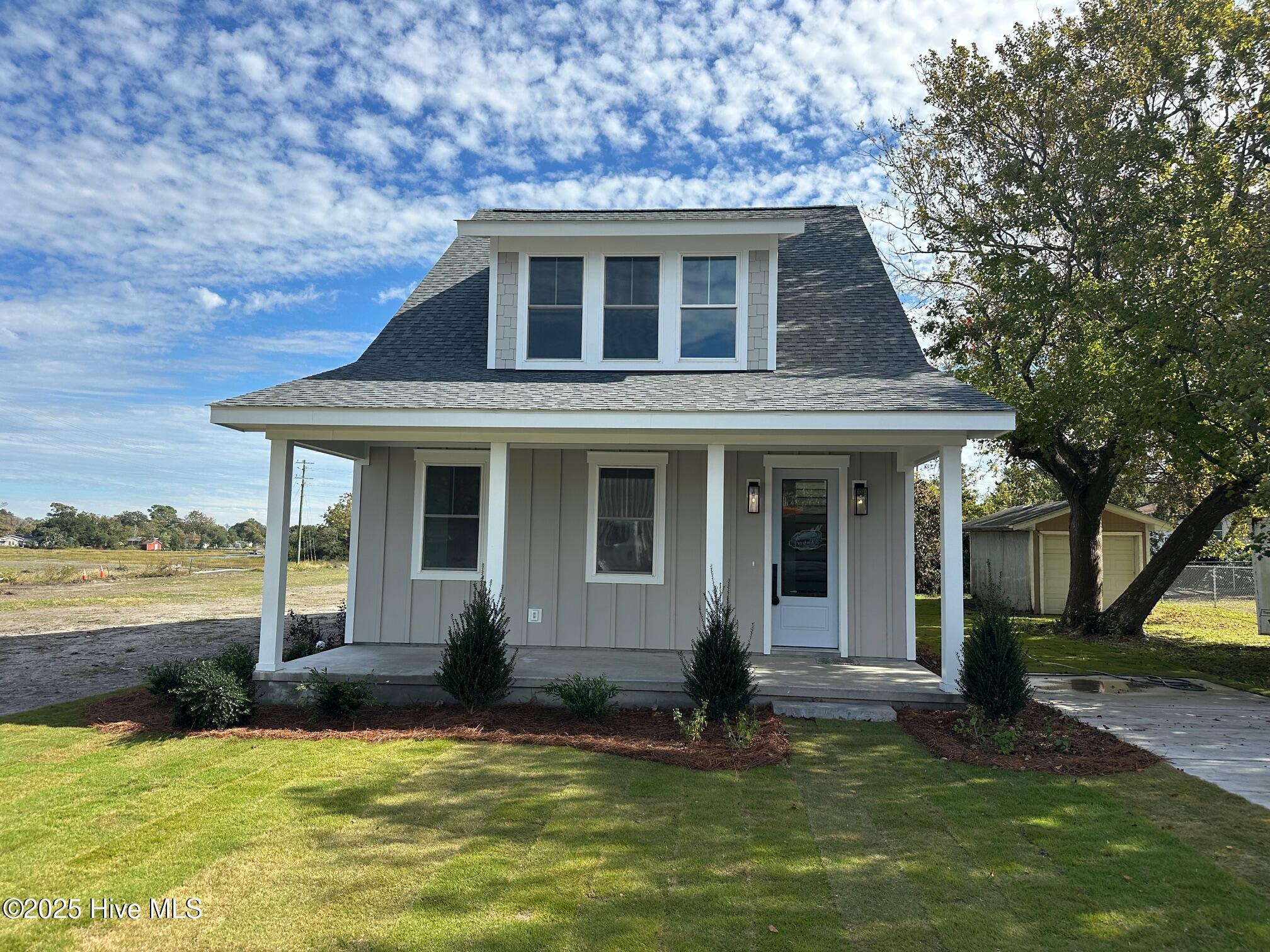 Homes for sale in Morehead City, NC | 504 N 25th St, Morehead City, NC 28557 | MLS# 100490194
