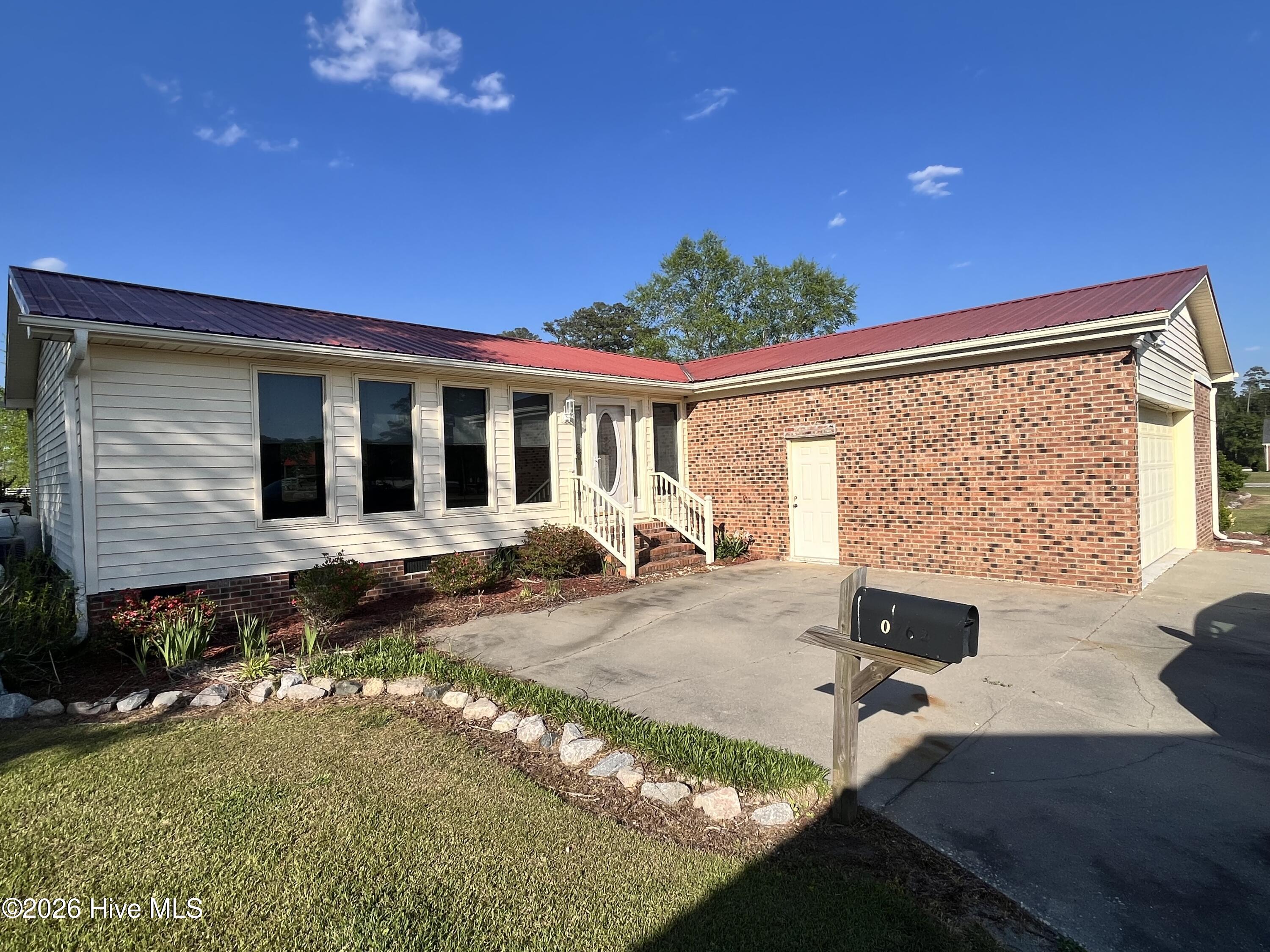 100567064 | Photo 14