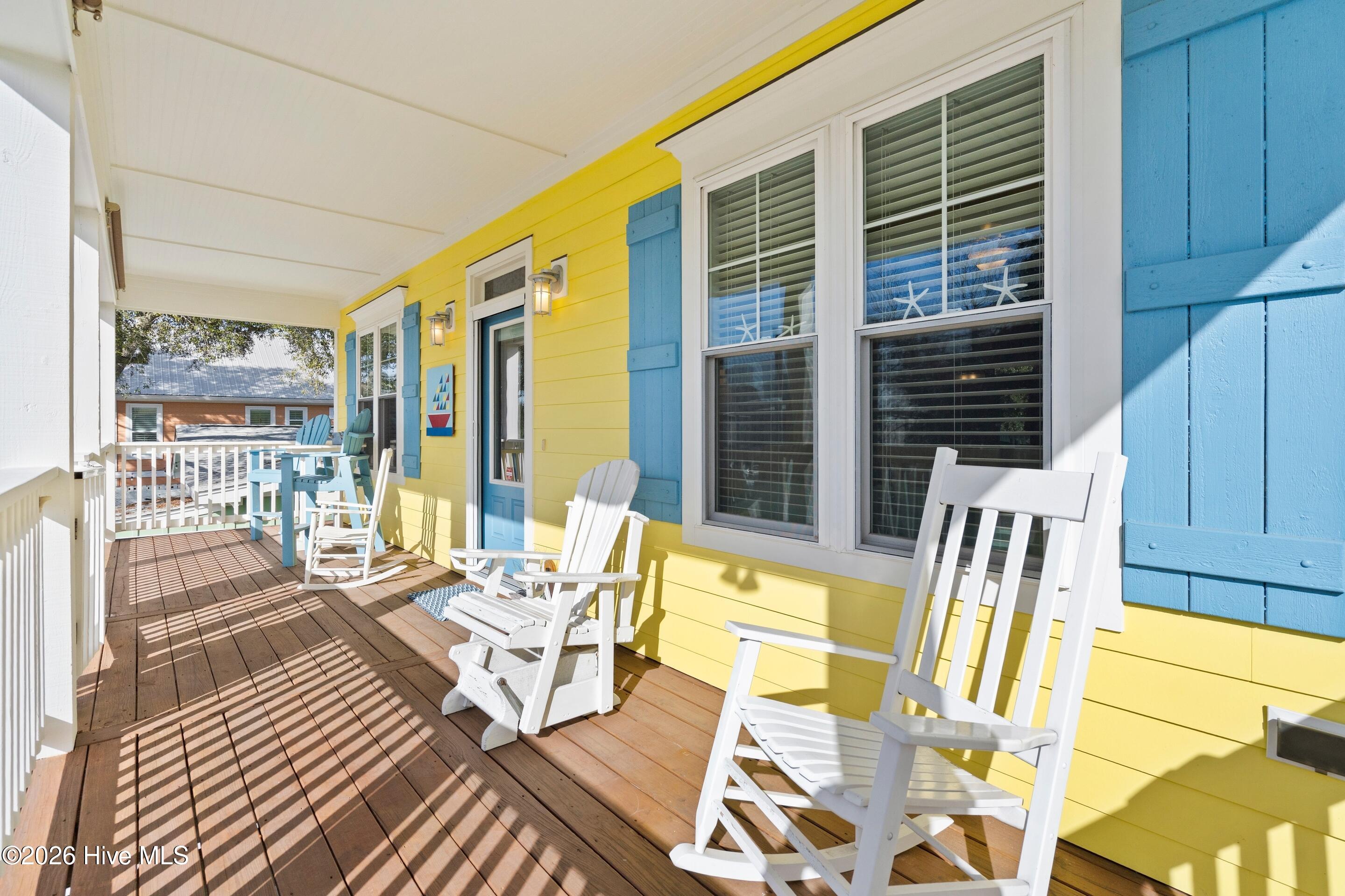 100549169 | Photo 44