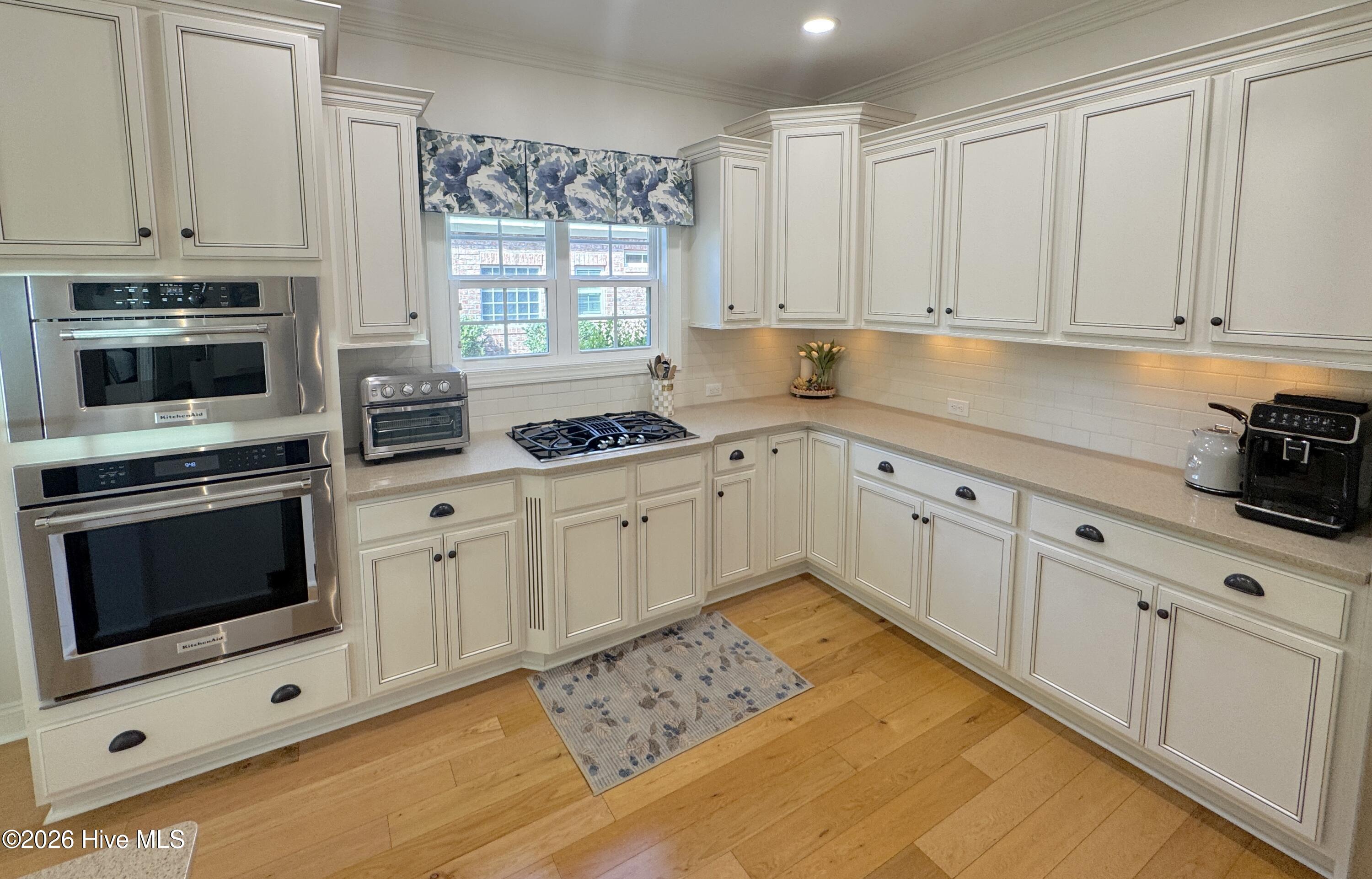 100564015 | Photo 11