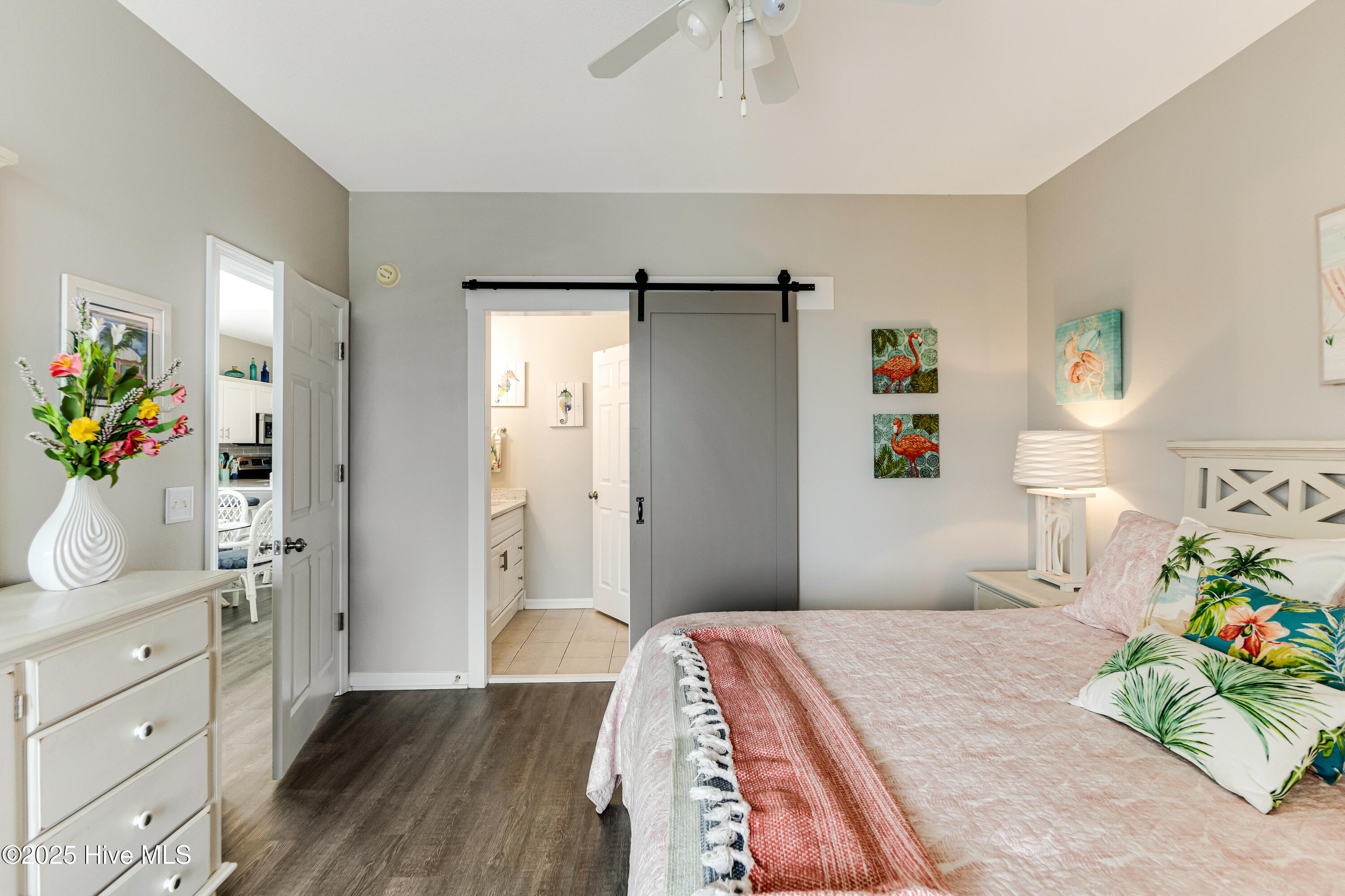 100564092 | Photo 22