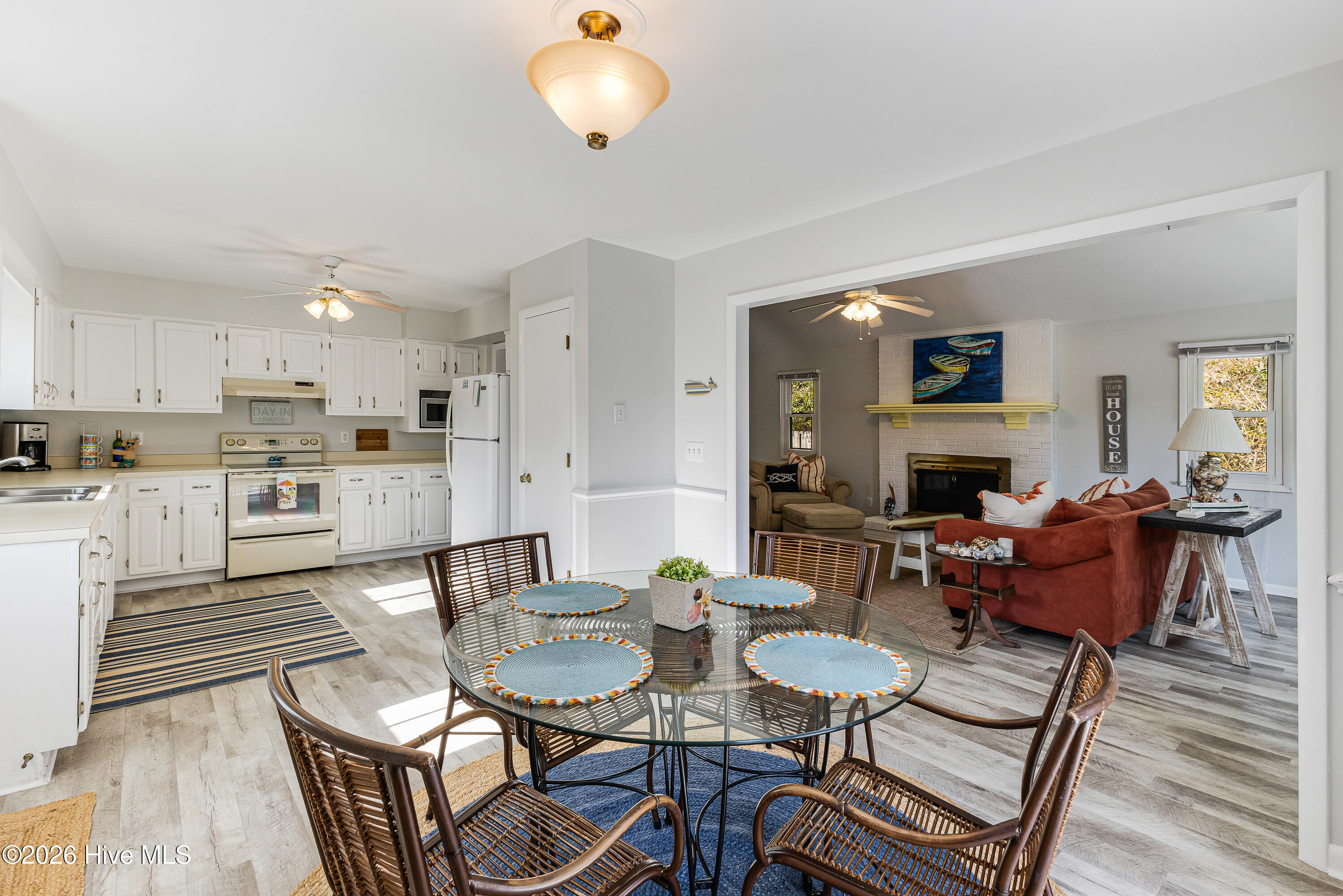 100547384 | Photo 17