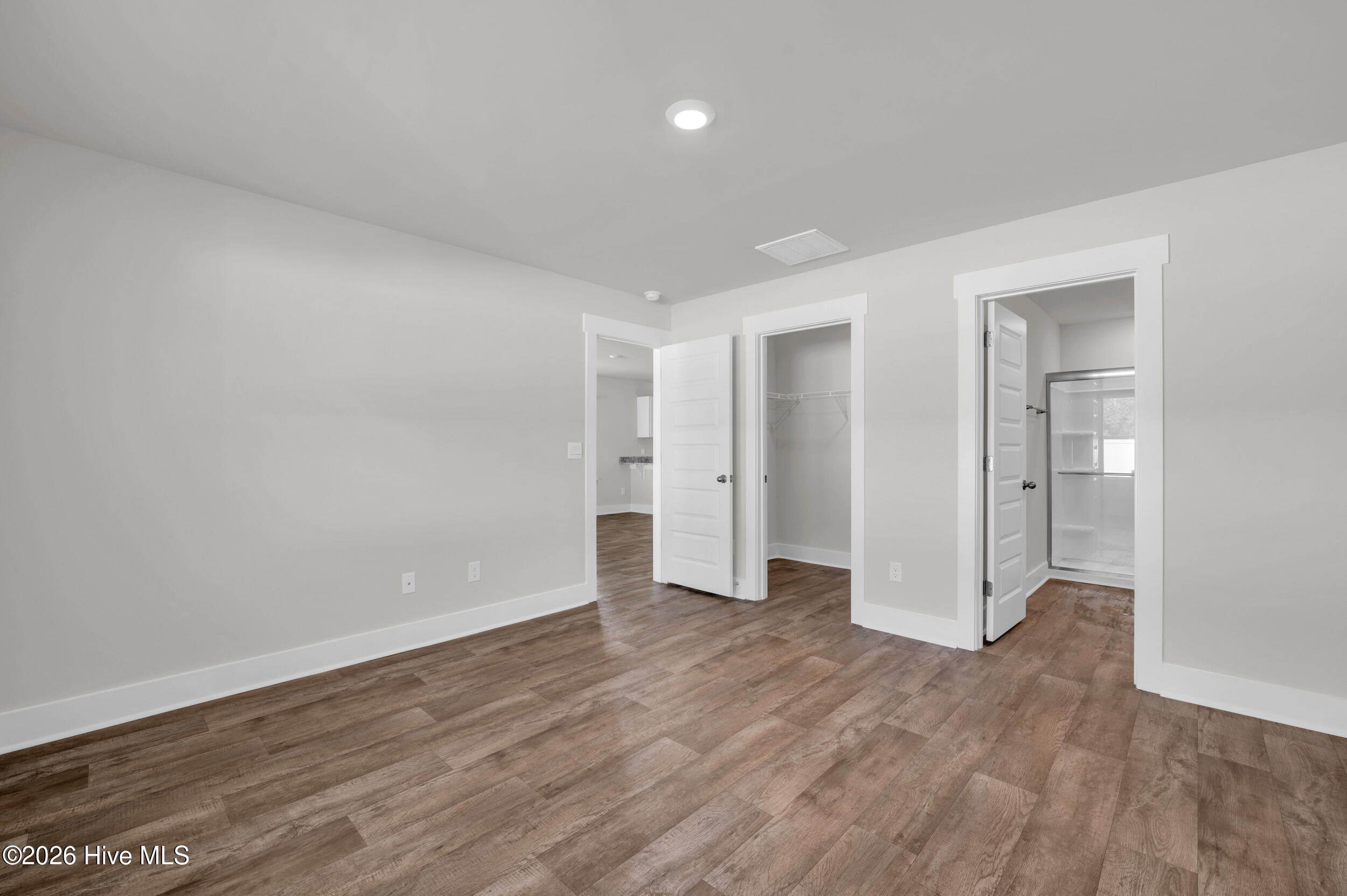 100539457 | Photo 13