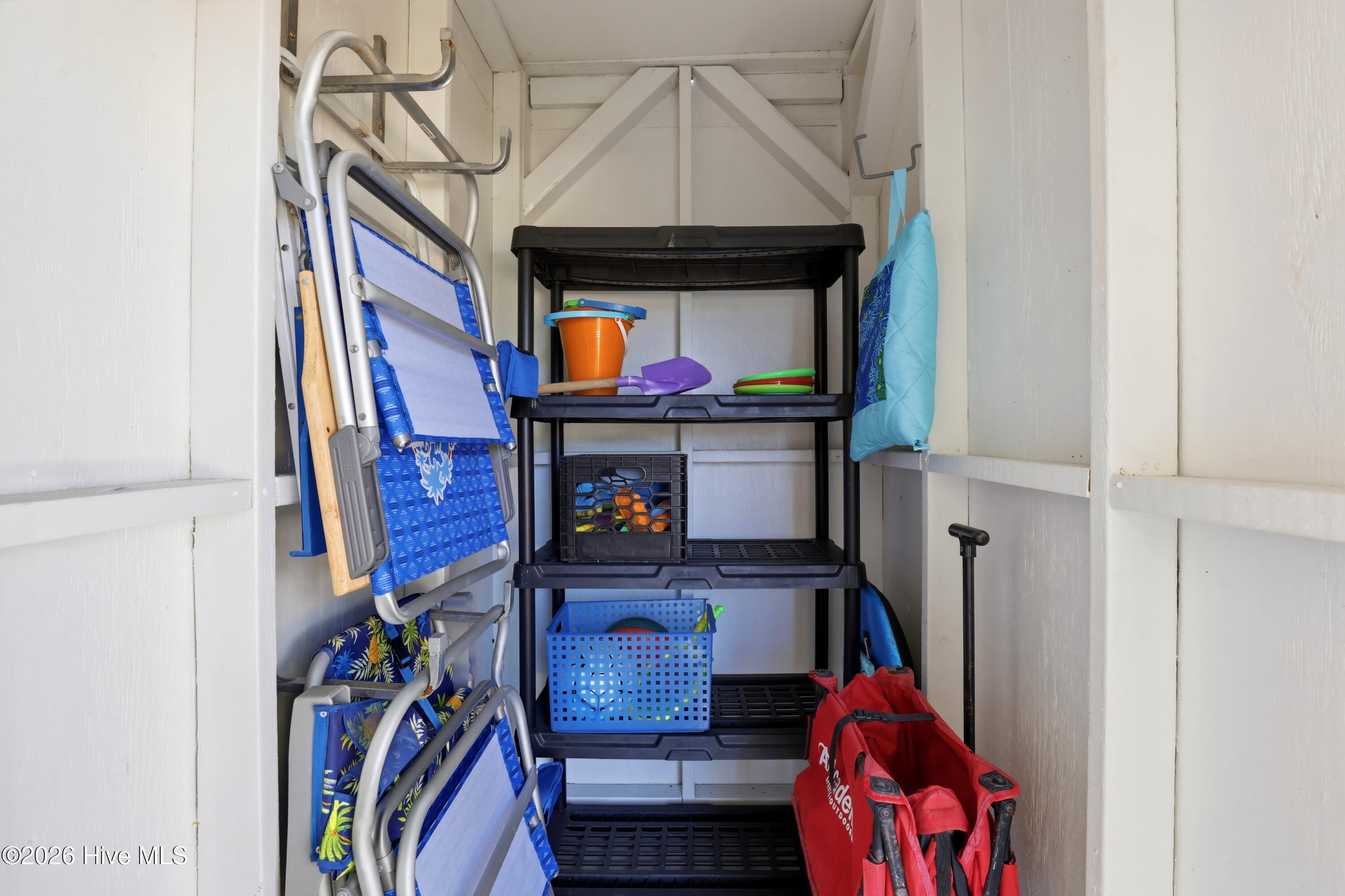 100569412 | Photo 39