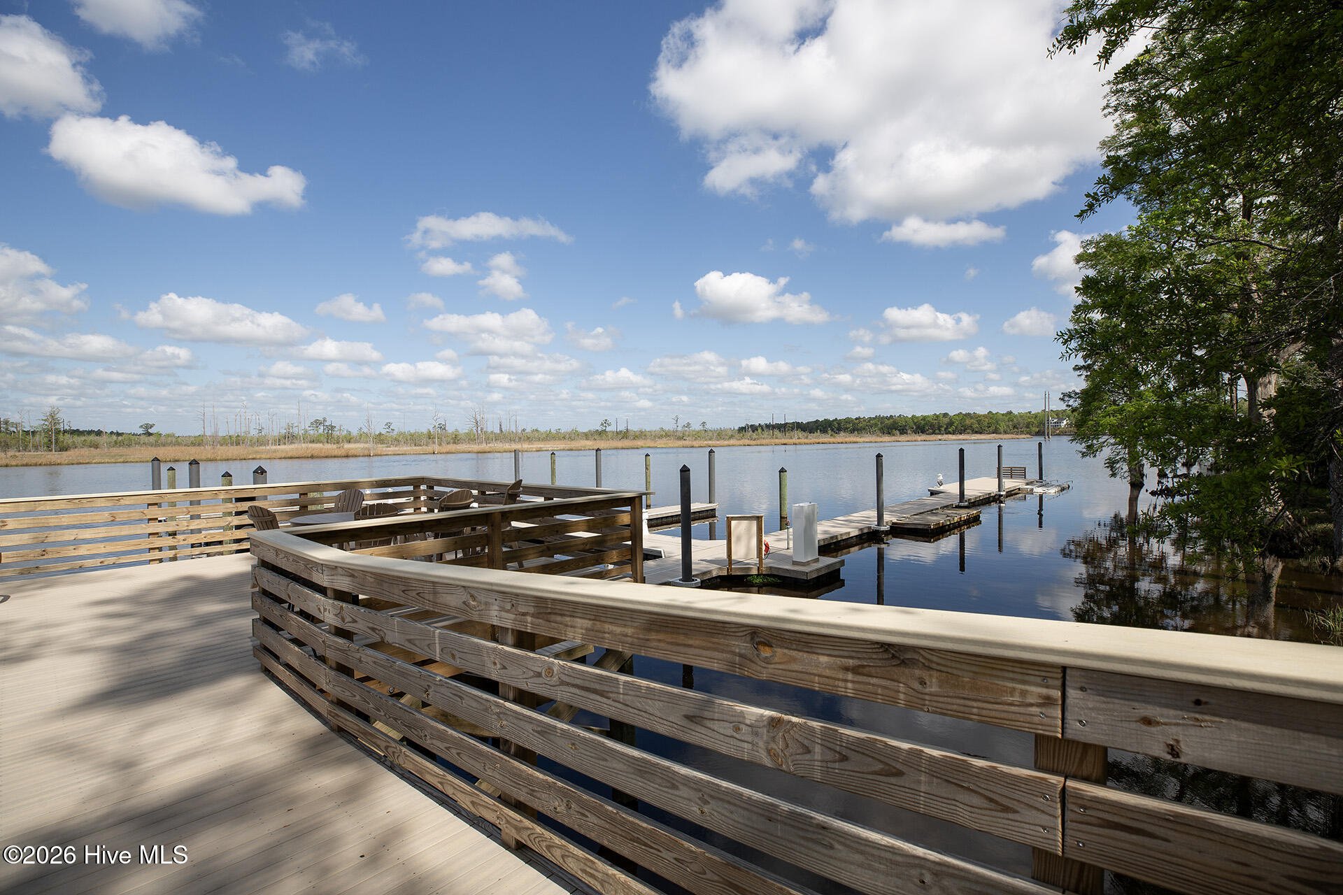 100563450 | Photo 61