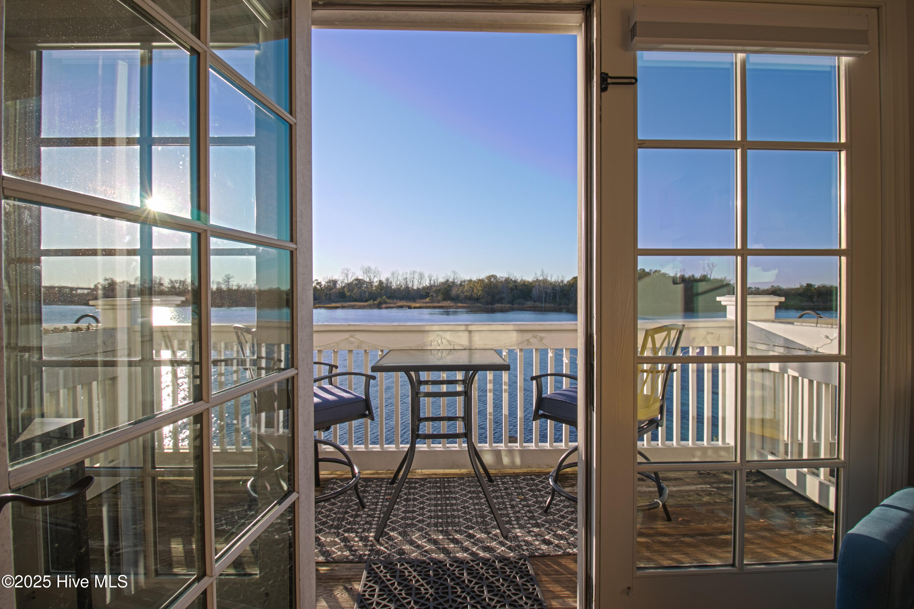 100545473 | Photo 48