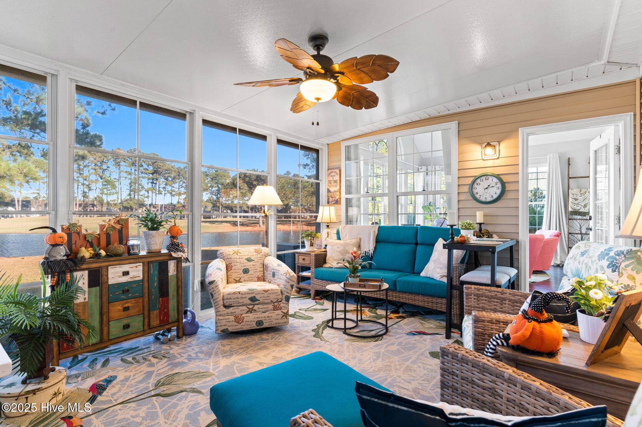 100543261 | Photo 19