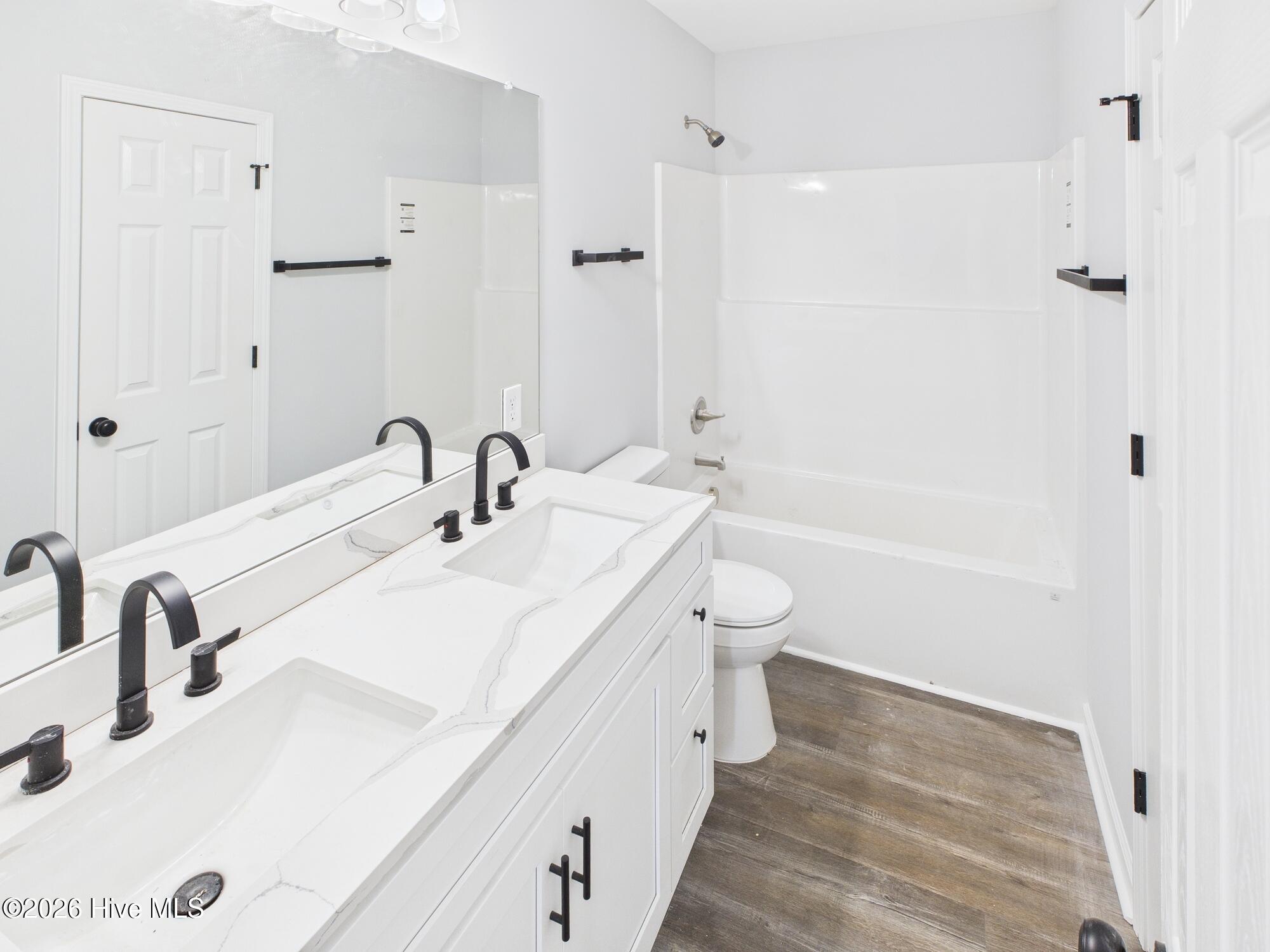 100550436 | Photo 15