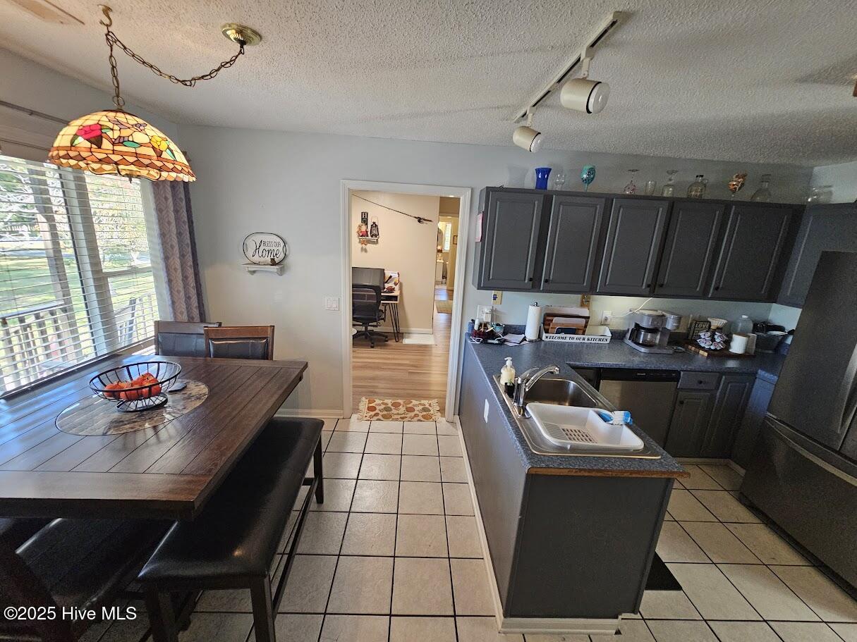 100540001 | Photo 12