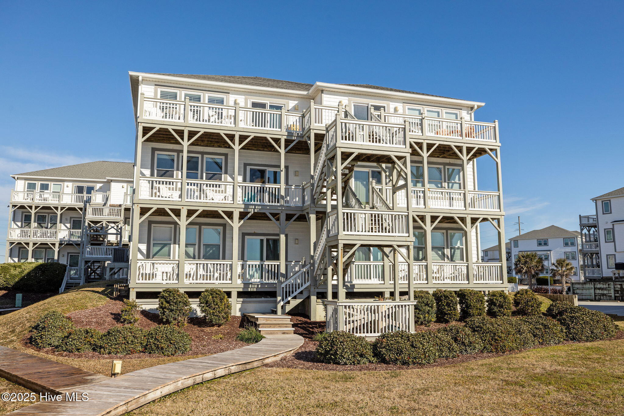 100558494 | Photo 22