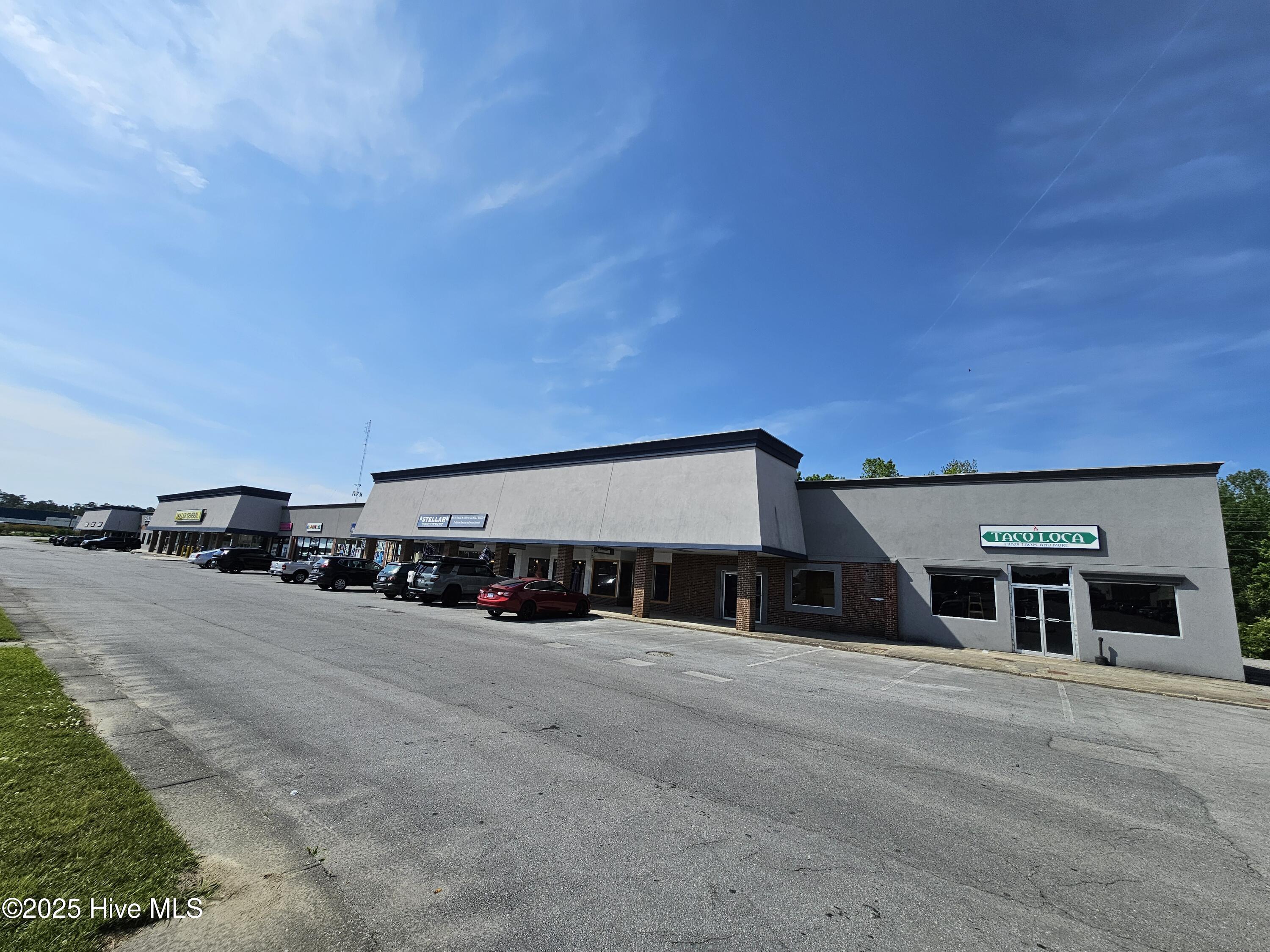 NR Shopping Center 1