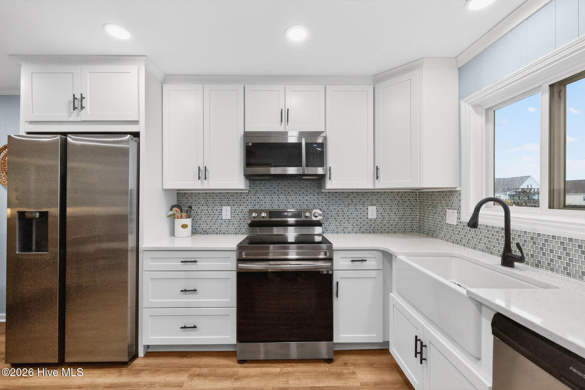 100558118 | Photo 16