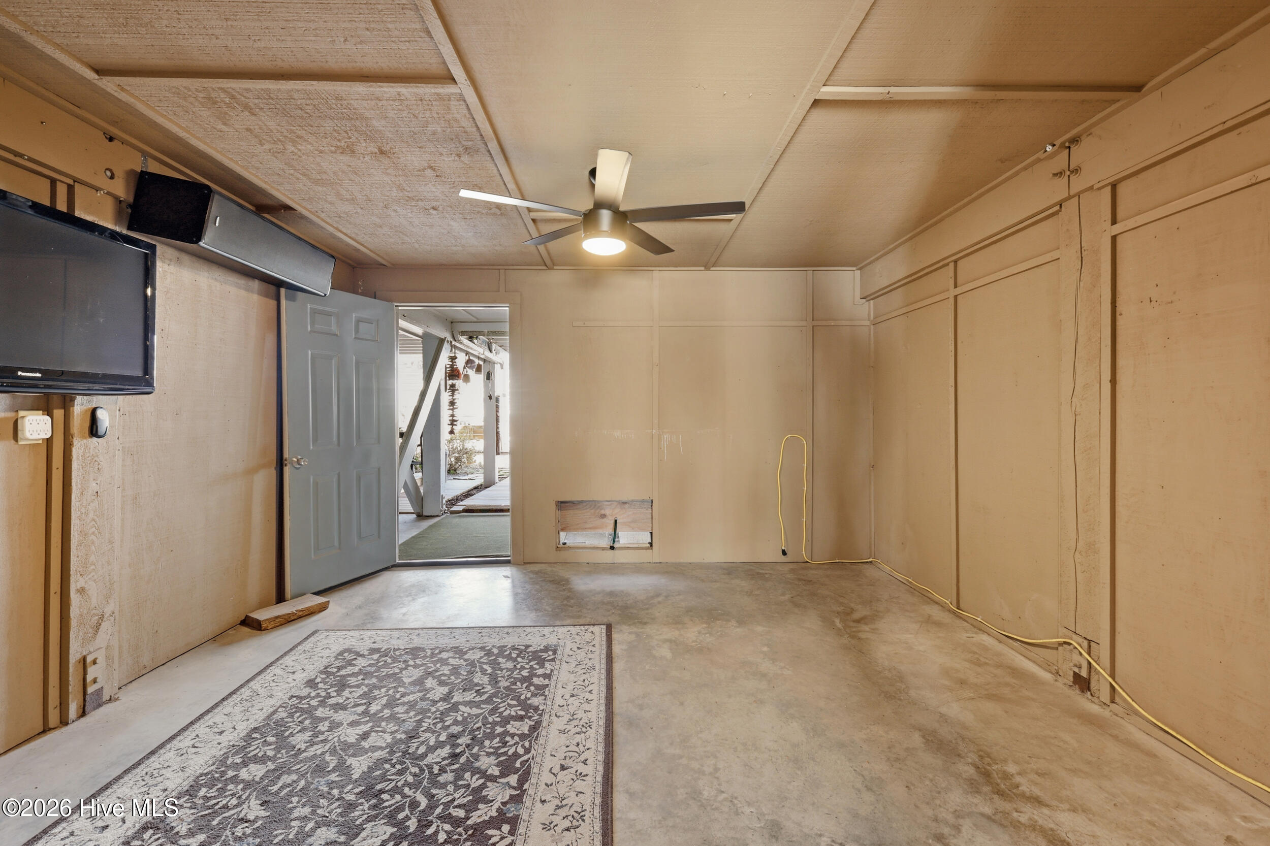 100534046 | Photo 37