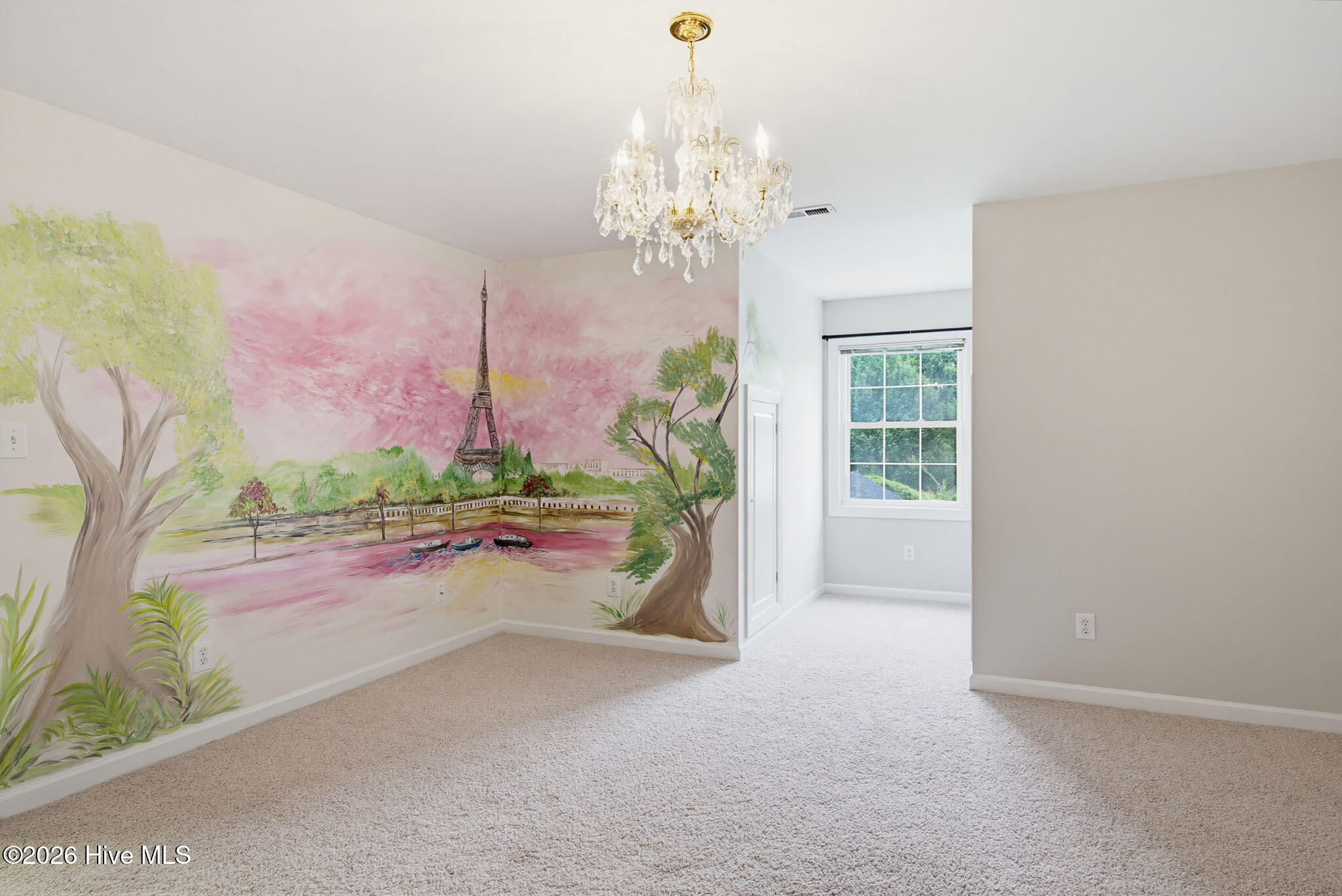 100570266 | Photo 42