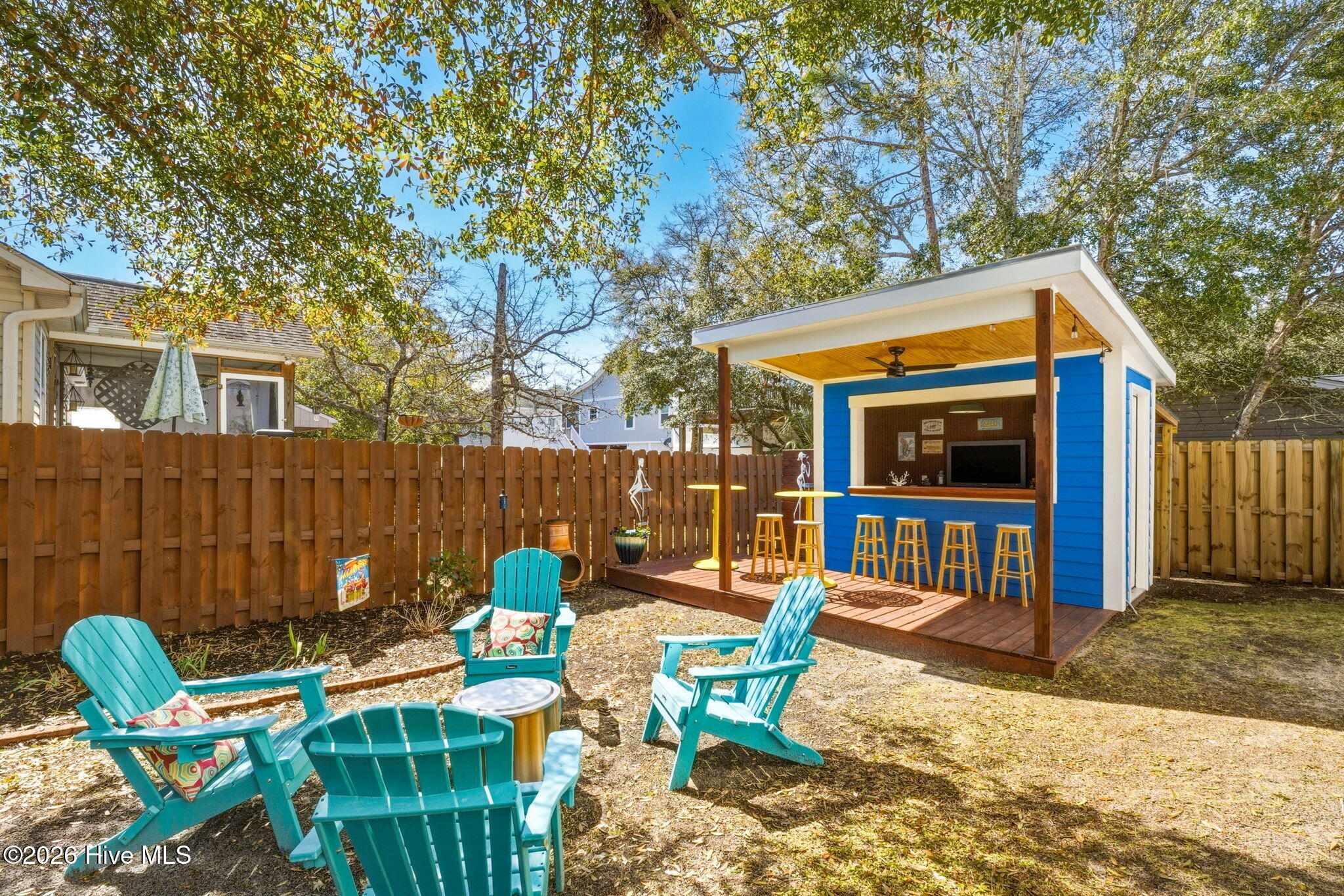 100556182 | Photo 39