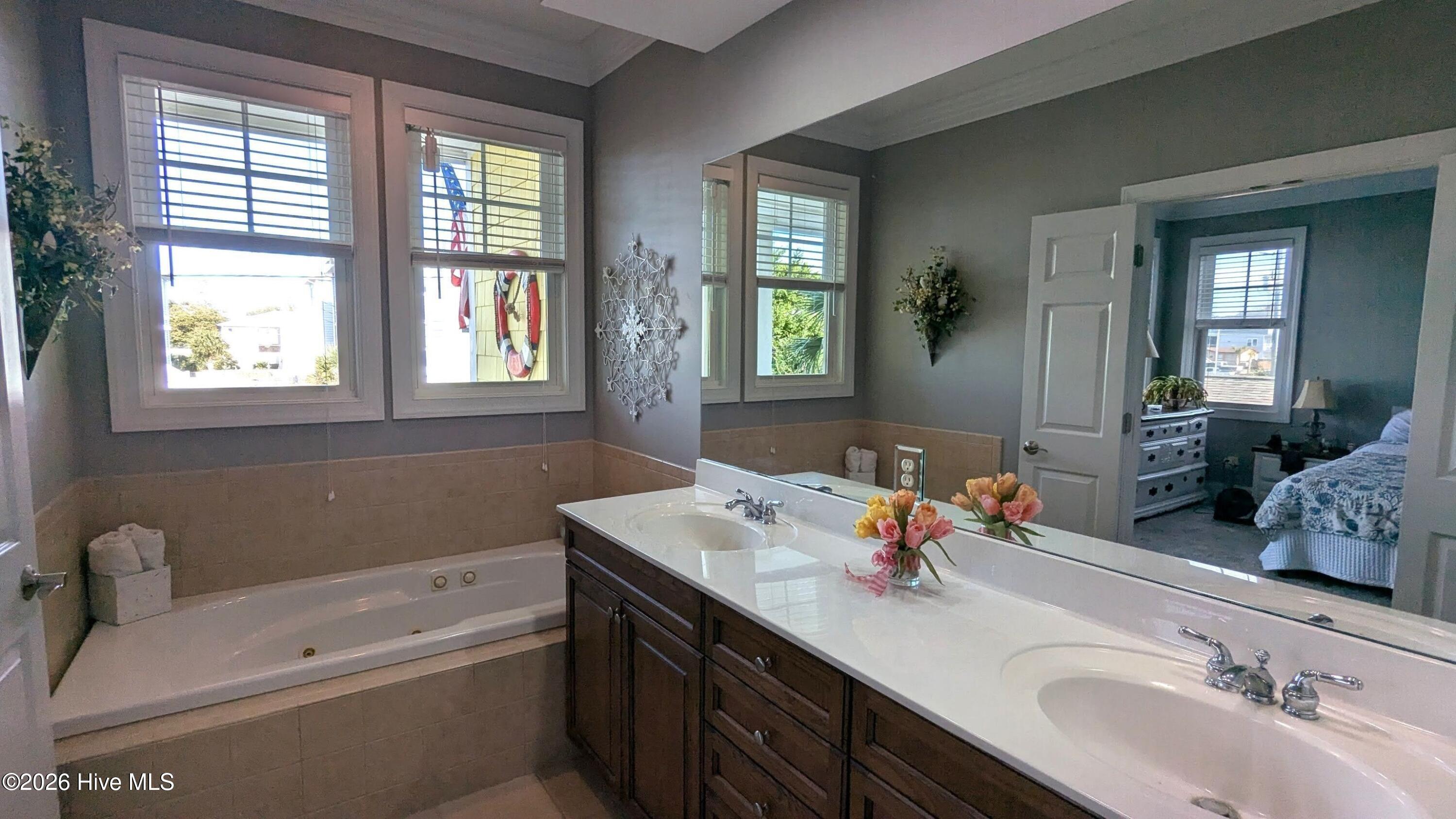 100550094 | Photo 13