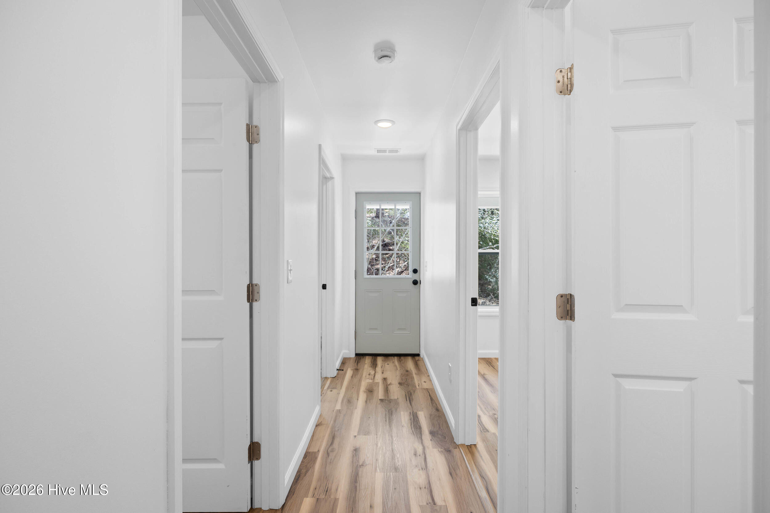 100561375 | Photo 12