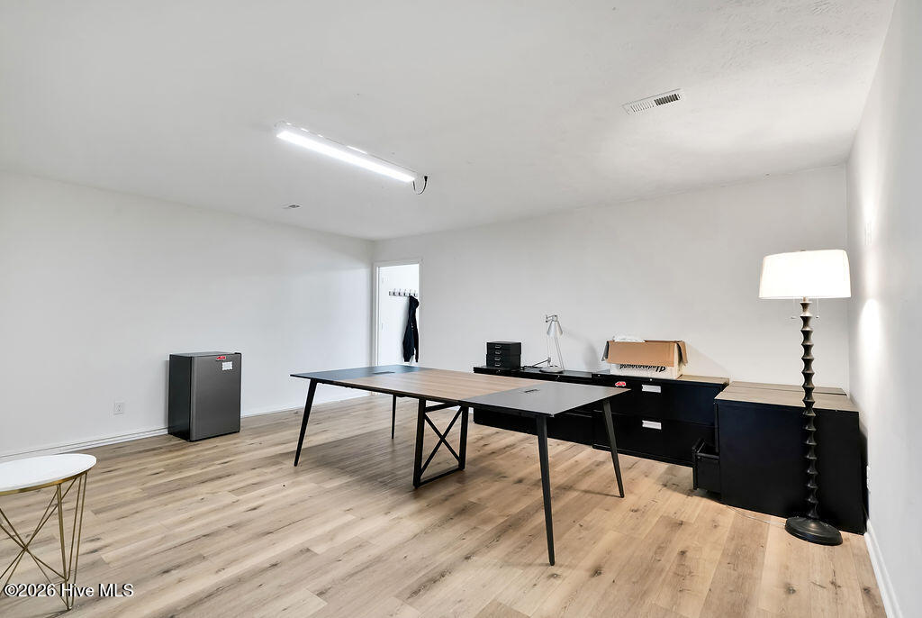 100553485 | Photo 24