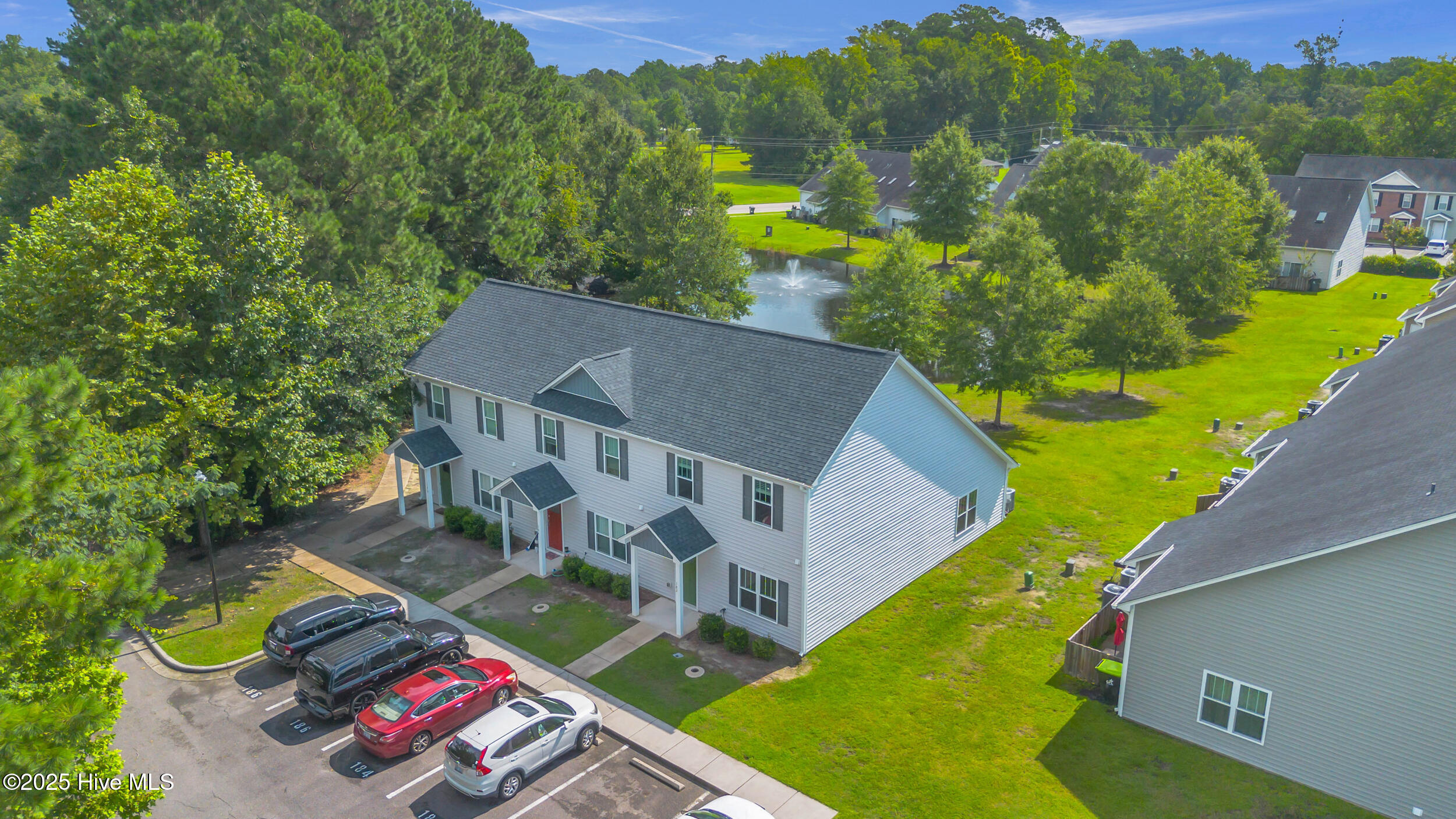 100549260 | Photo 44