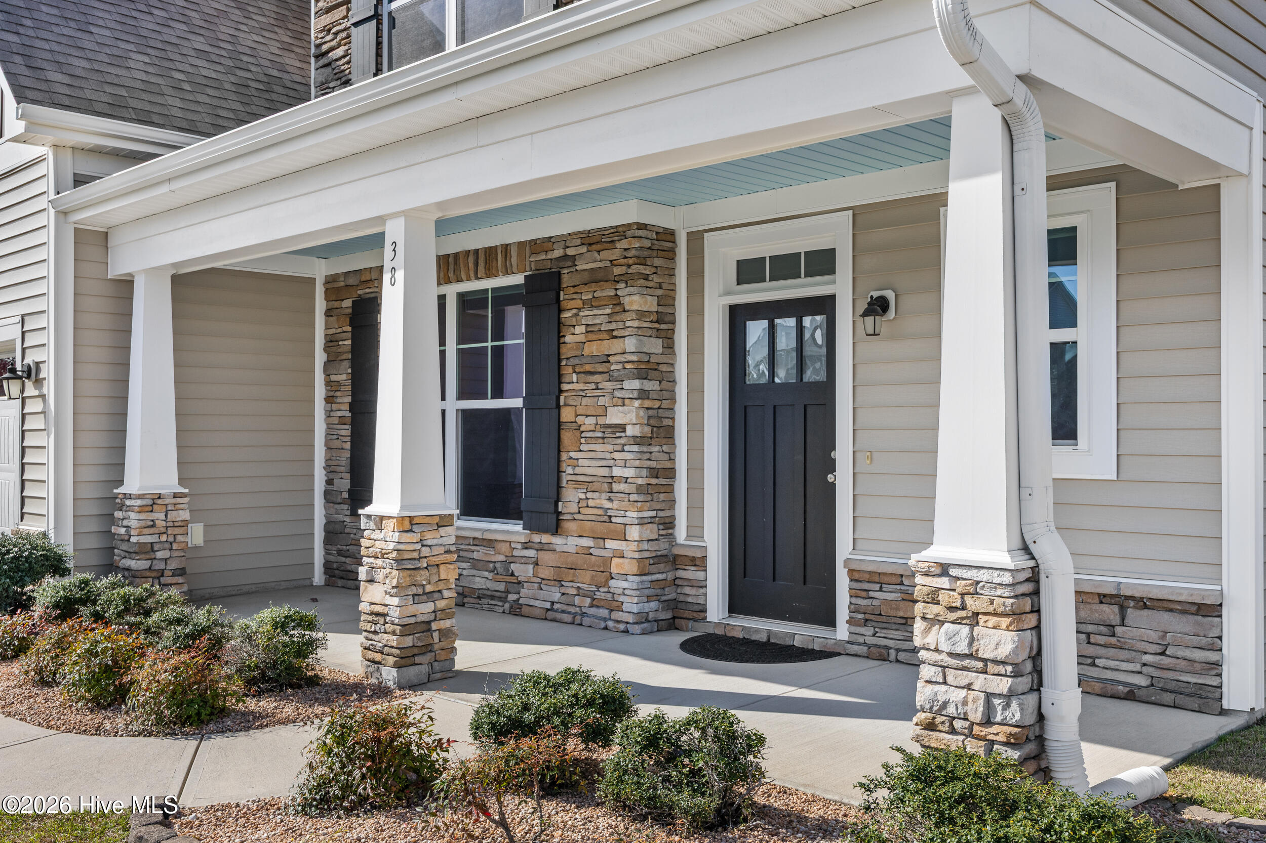 100564750 | Photo 35