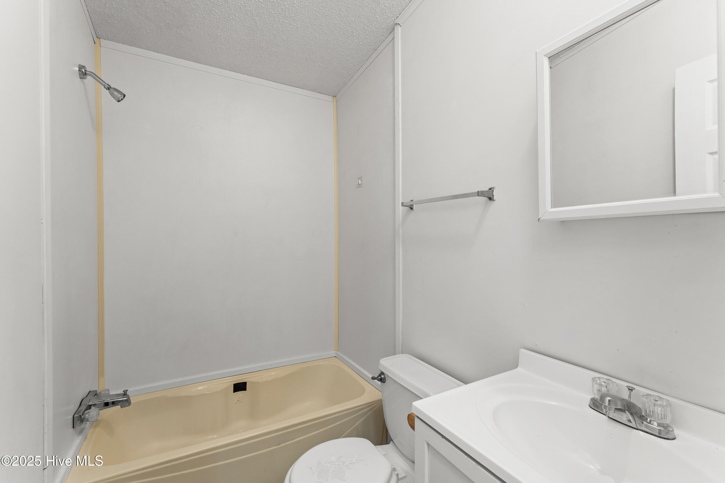 100547380 | Photo 33