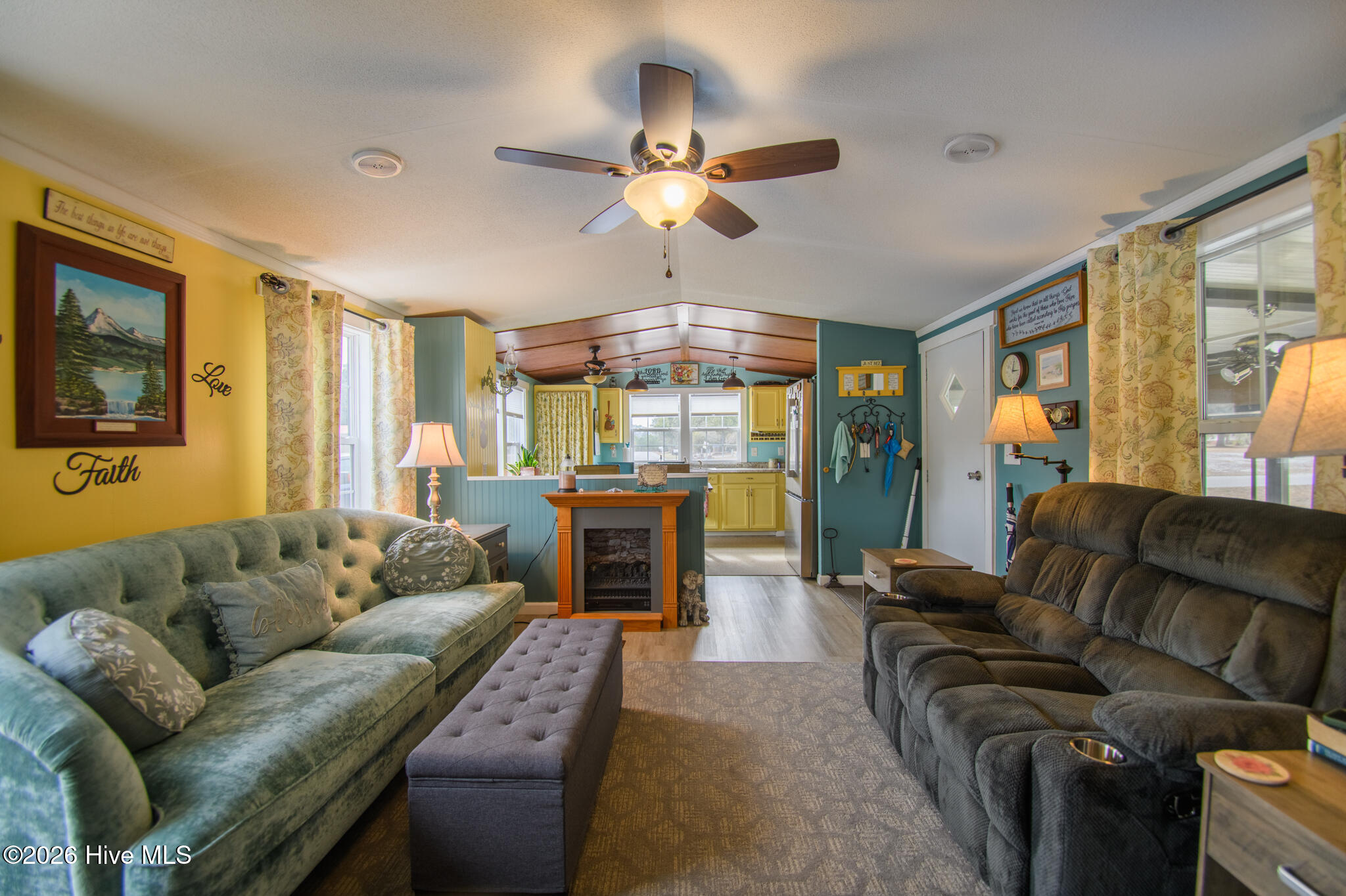 100558747 | Photo 31