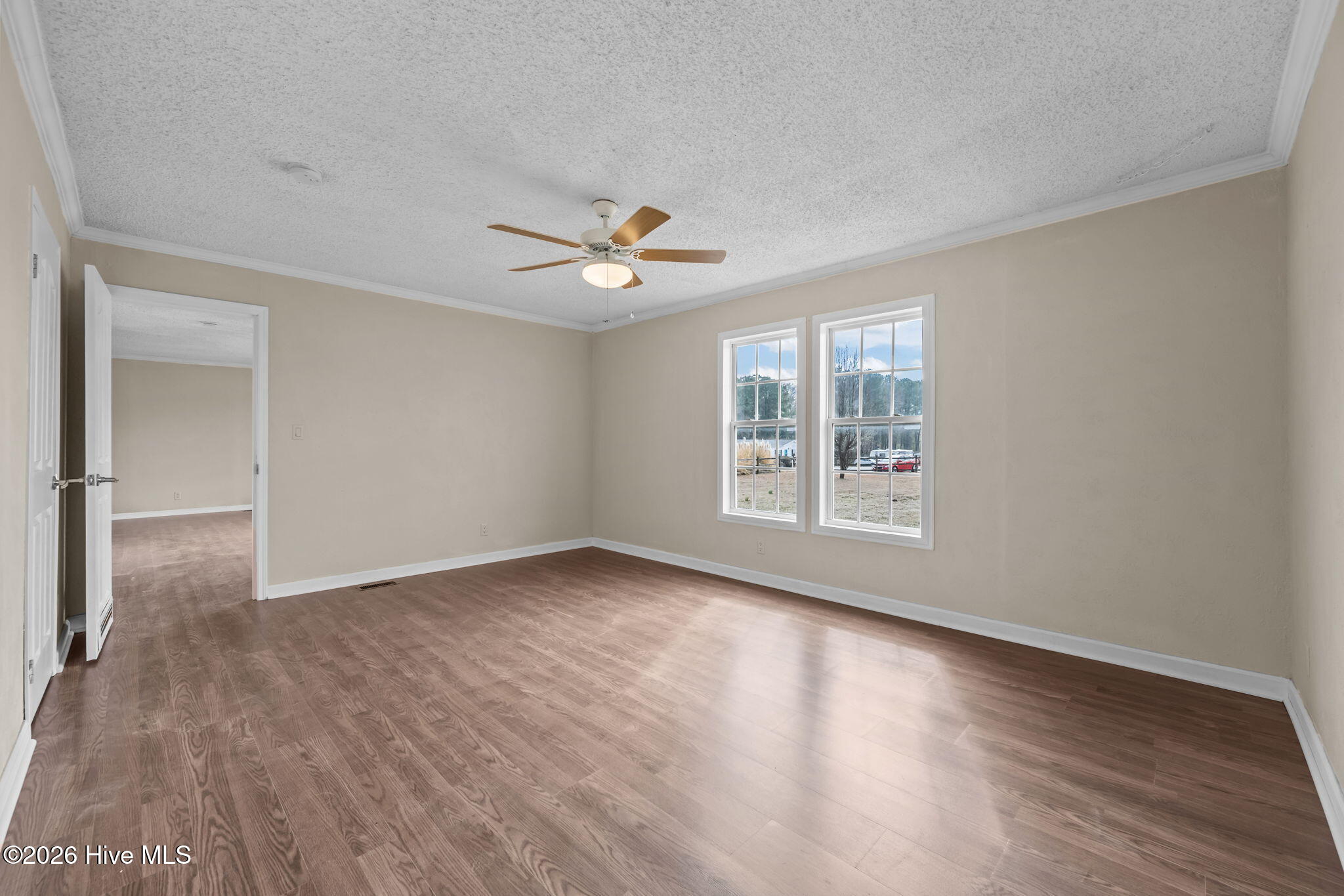 100555168 | Photo 16