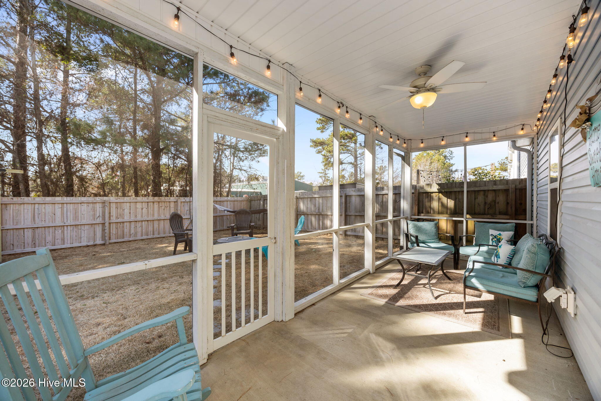 100551648 | Photo 30