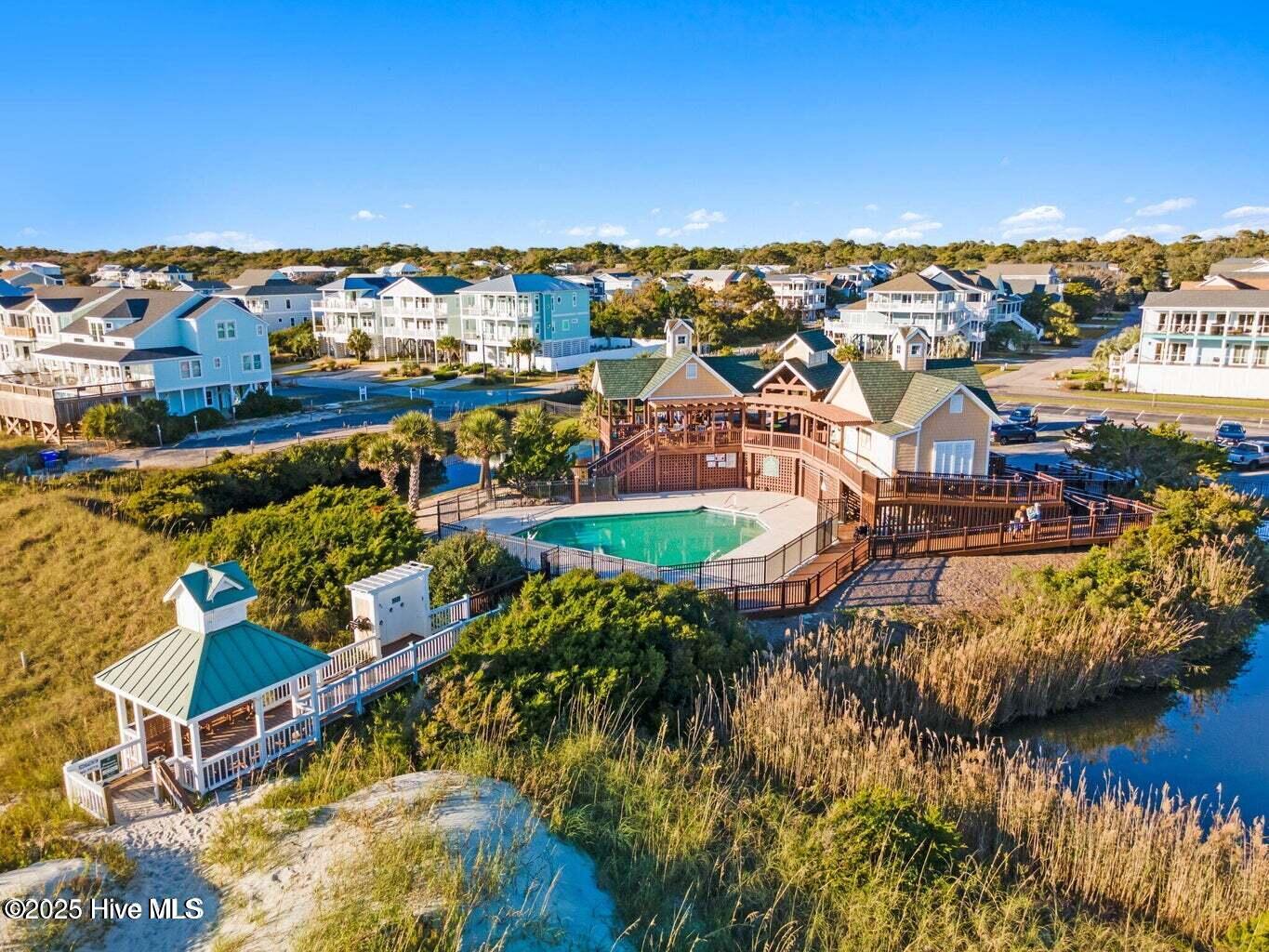 100505939 | Photo 71