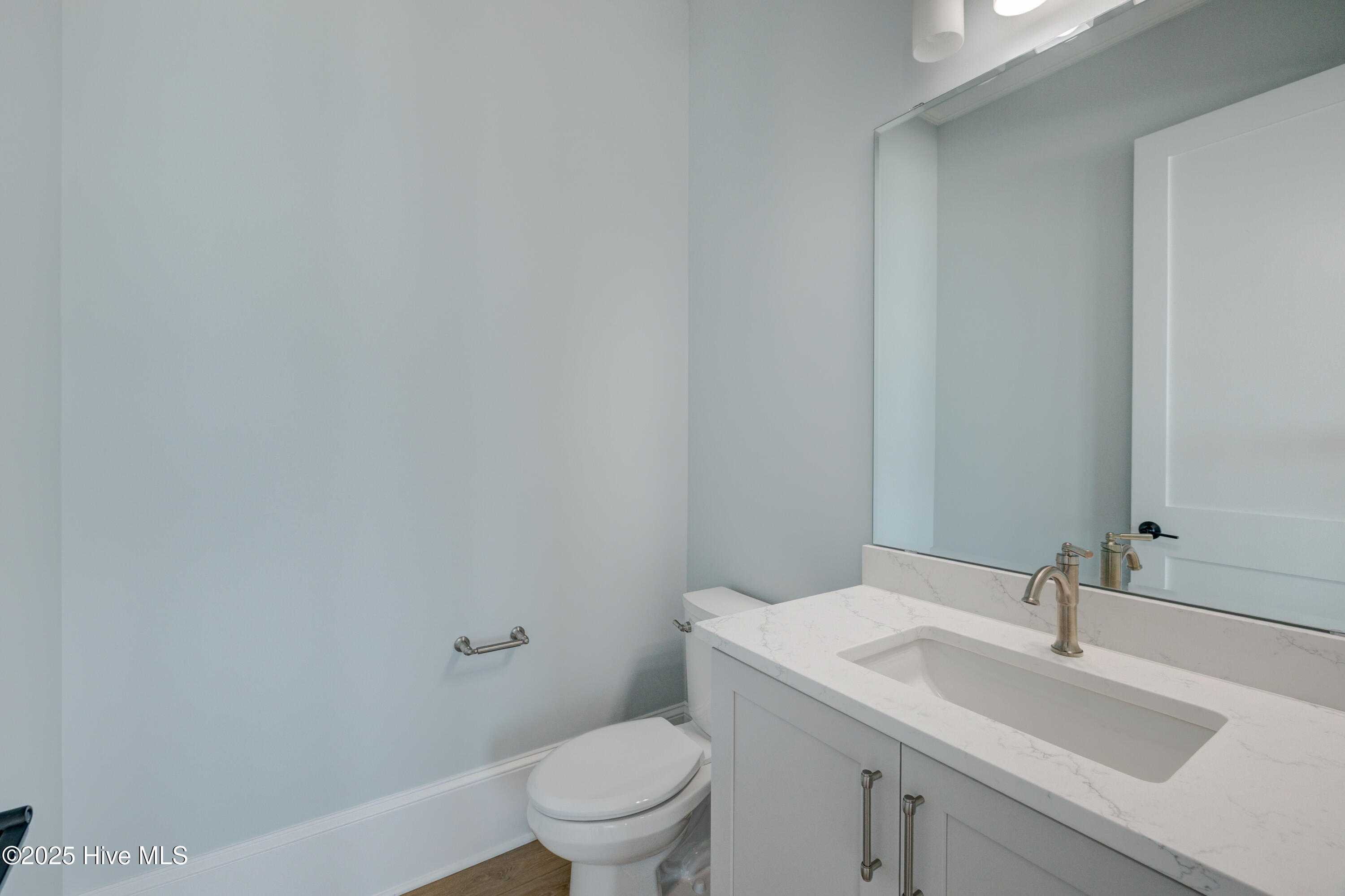 100519024 | Photo 22