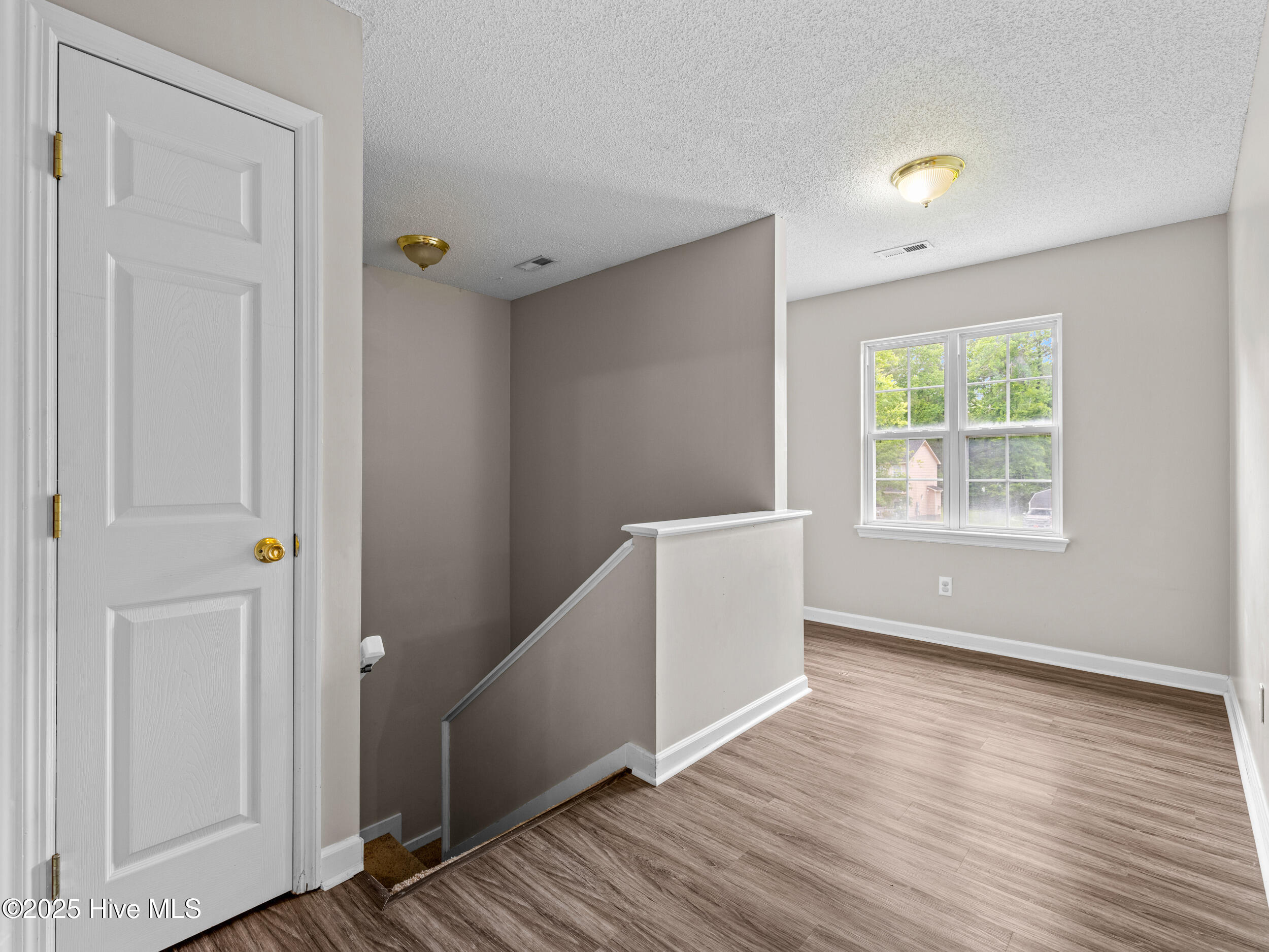 100554828 | Photo 27