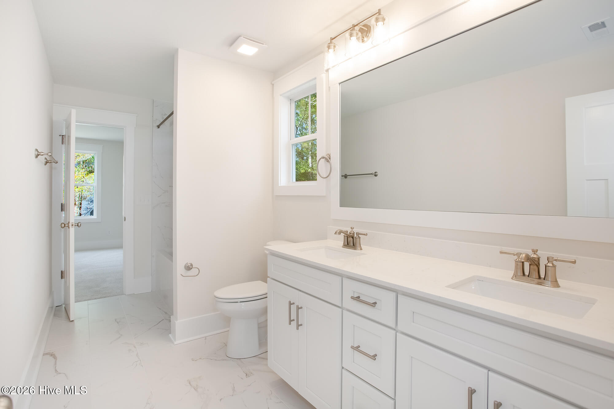 100559755 | Photo 26